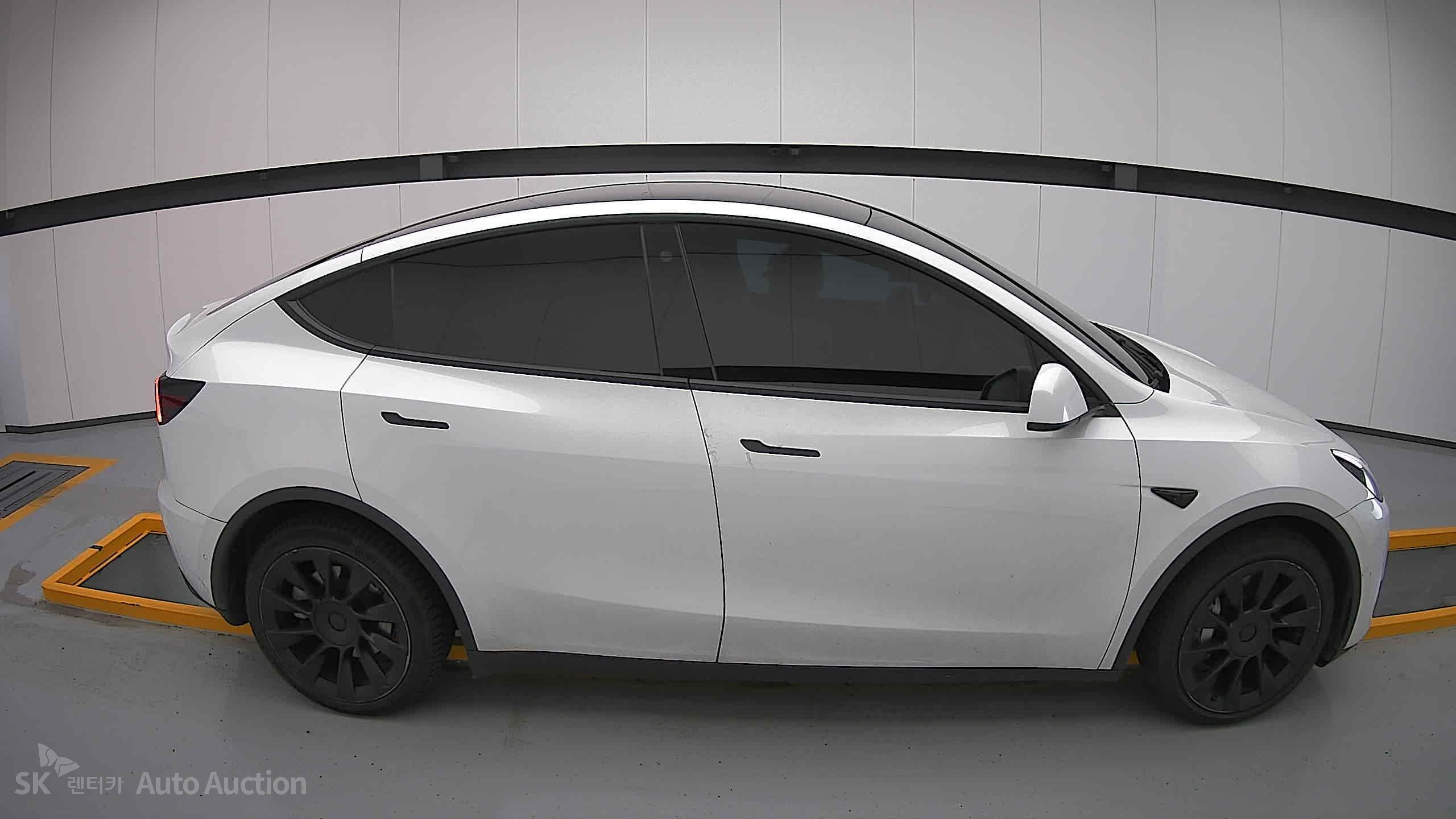 2022 - tesla model y