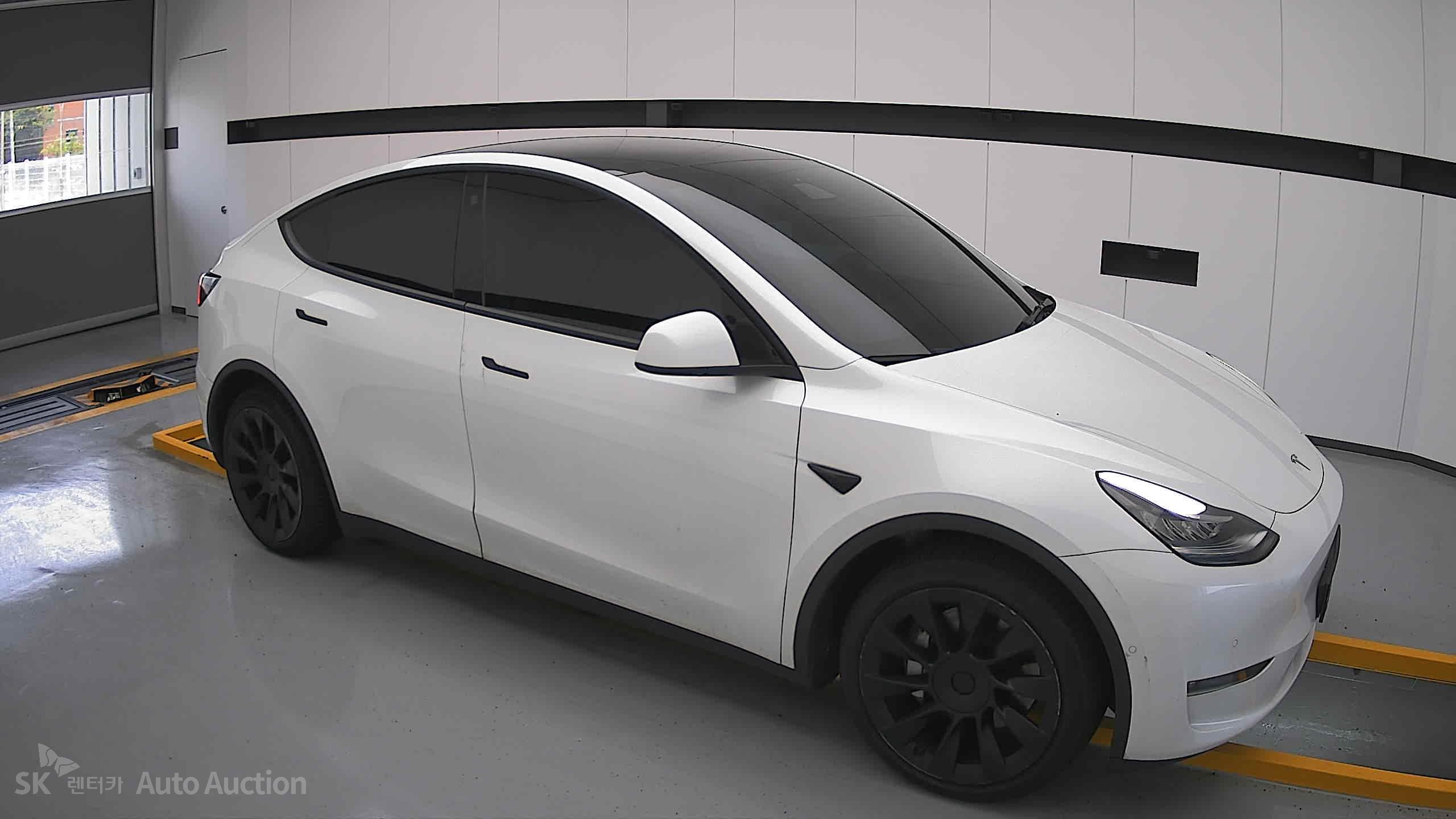 2022 - tesla model y