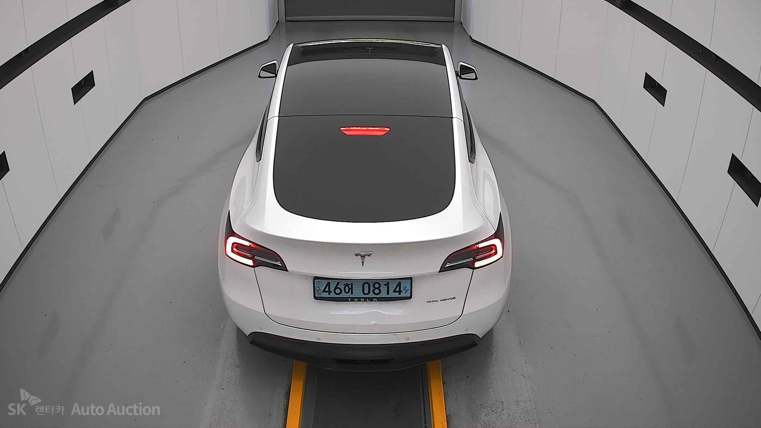 2022 - tesla model y