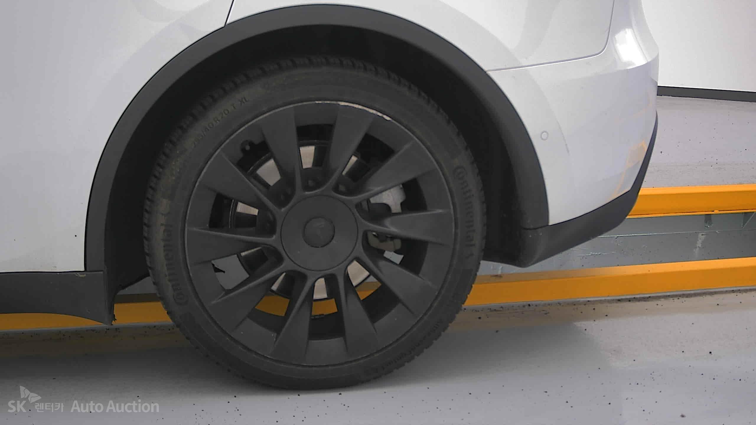 2022 - tesla model y