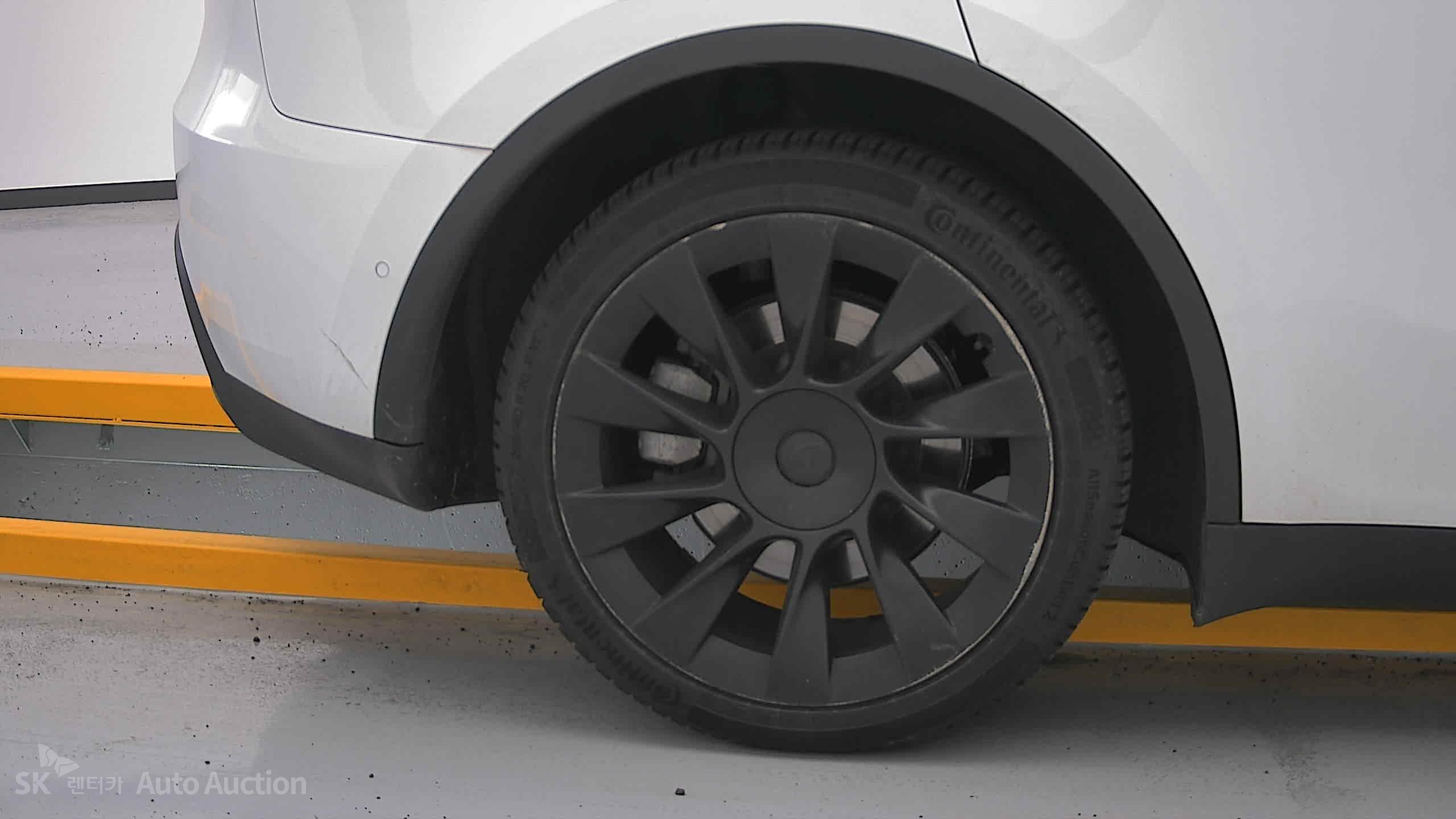 2022 - tesla model y