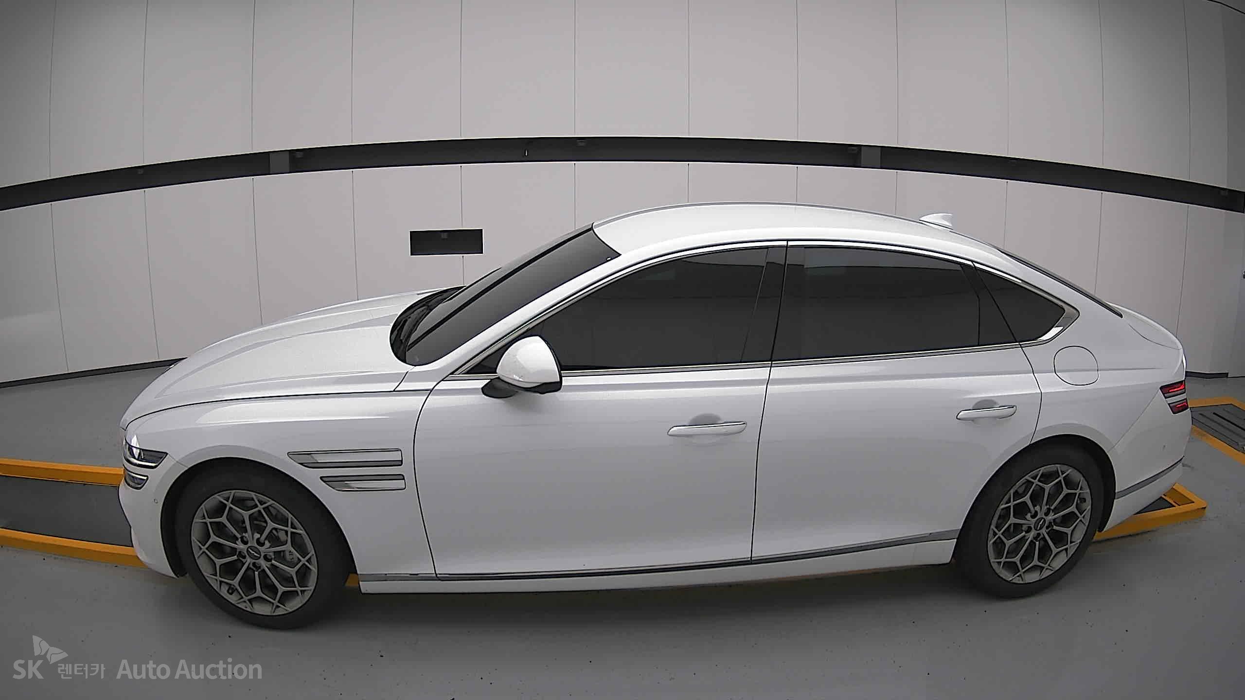 2022 - genesis g80