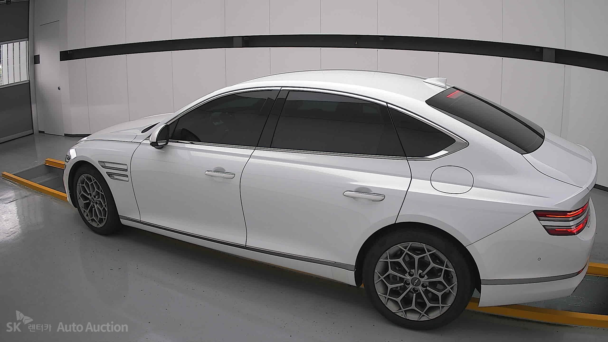 2022 - genesis g80