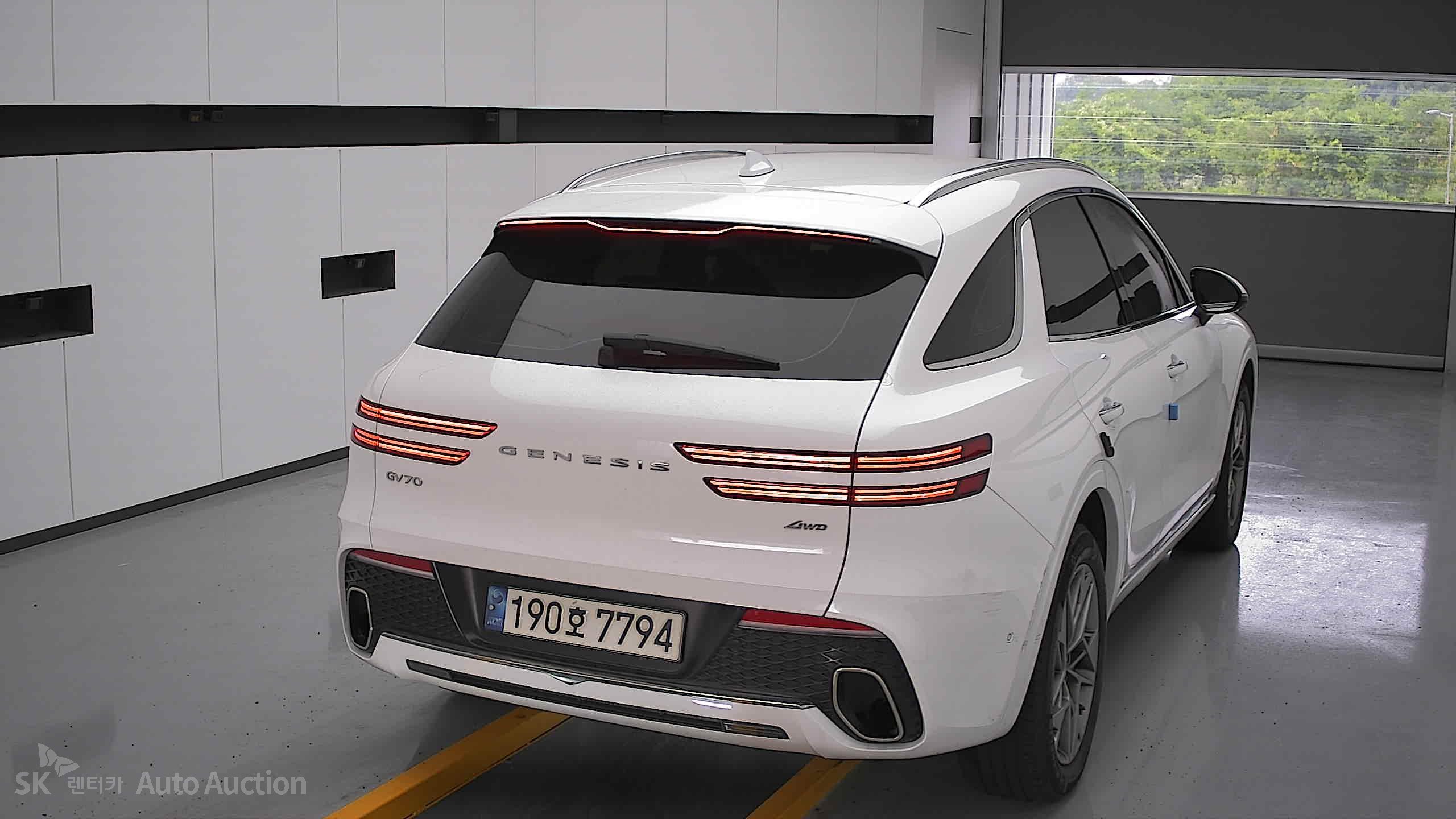 2023 - genesis gv70