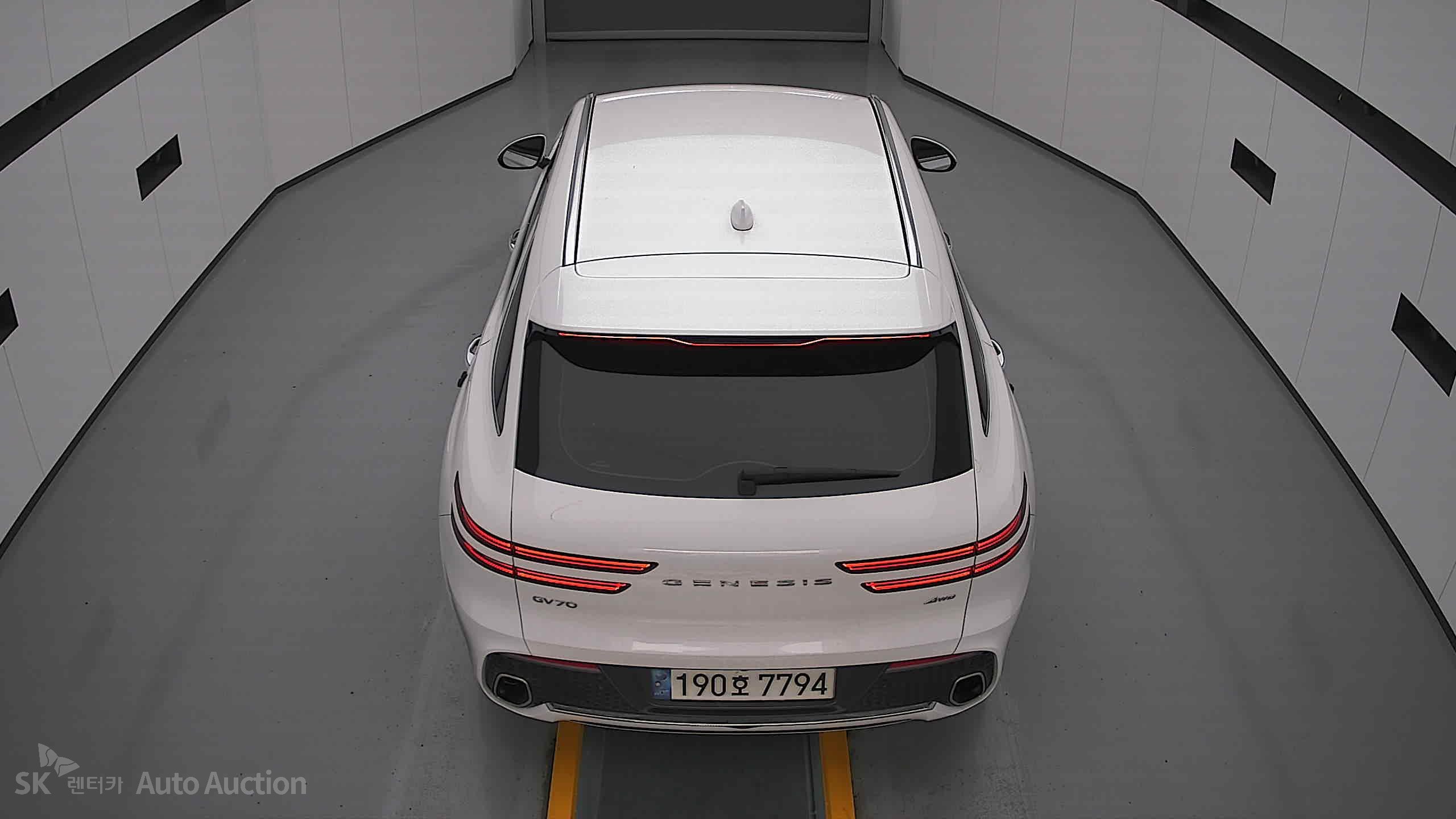 2023 - genesis gv70