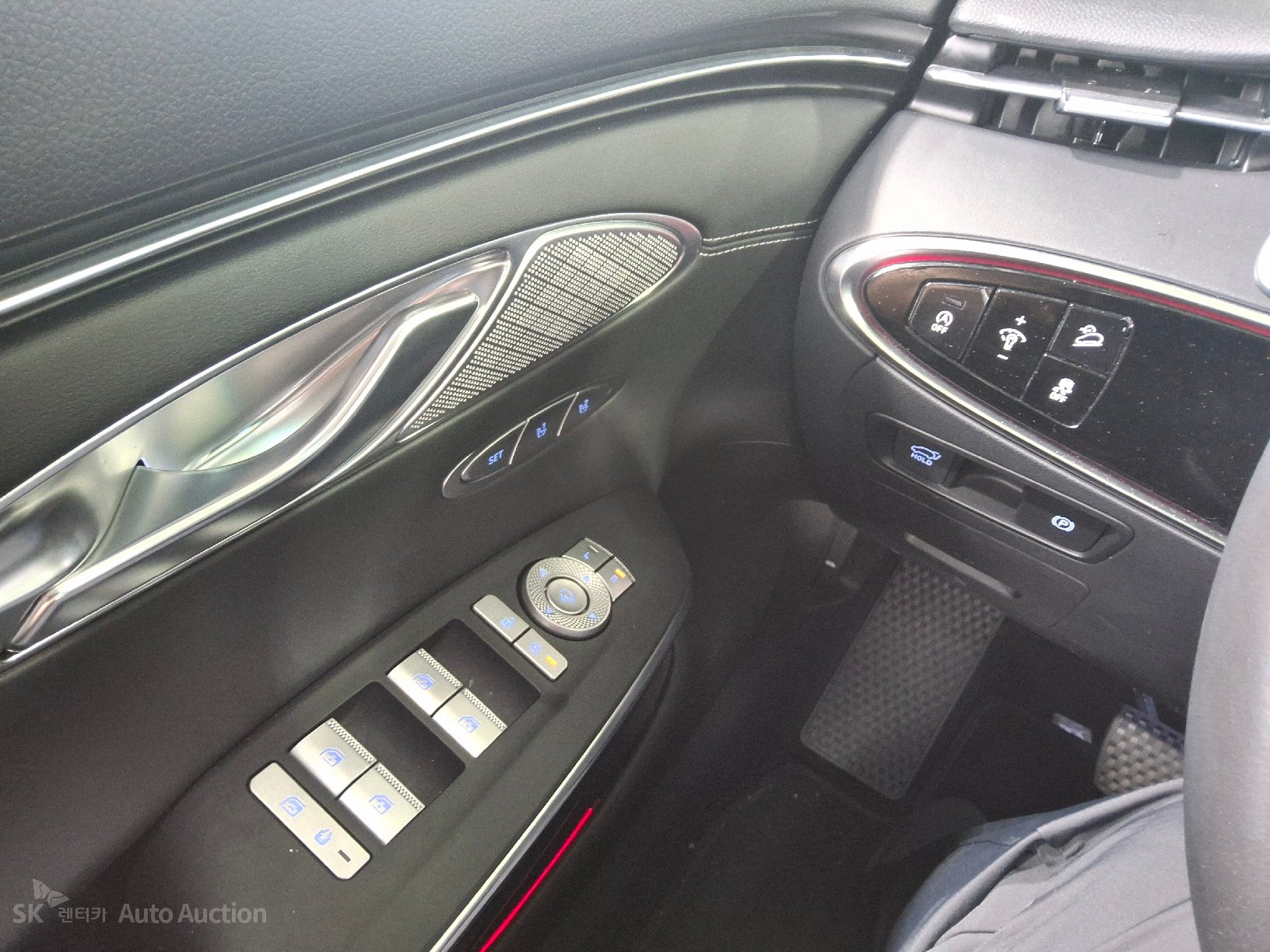 2023 - genesis gv70