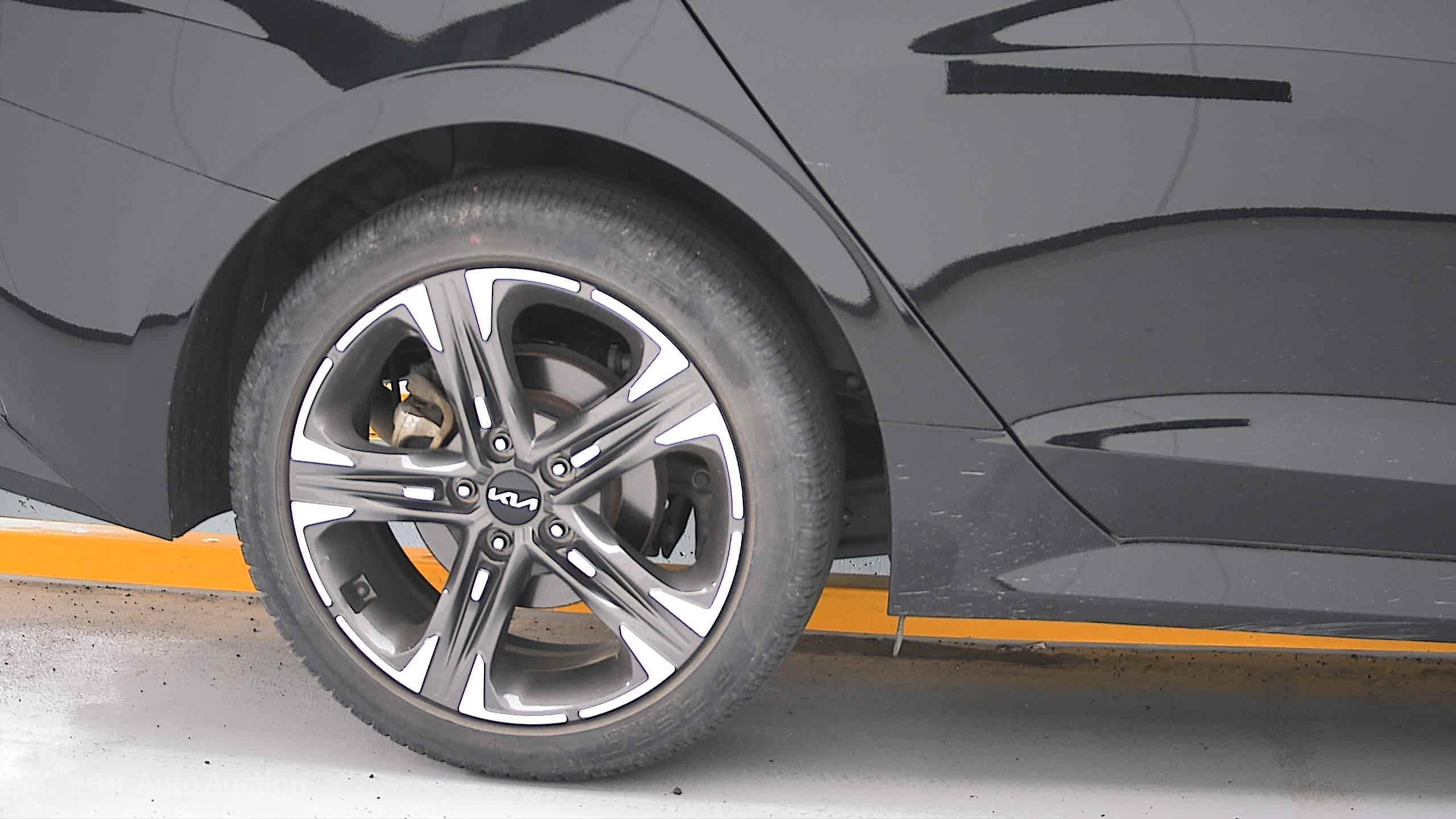 2022 - kia k5