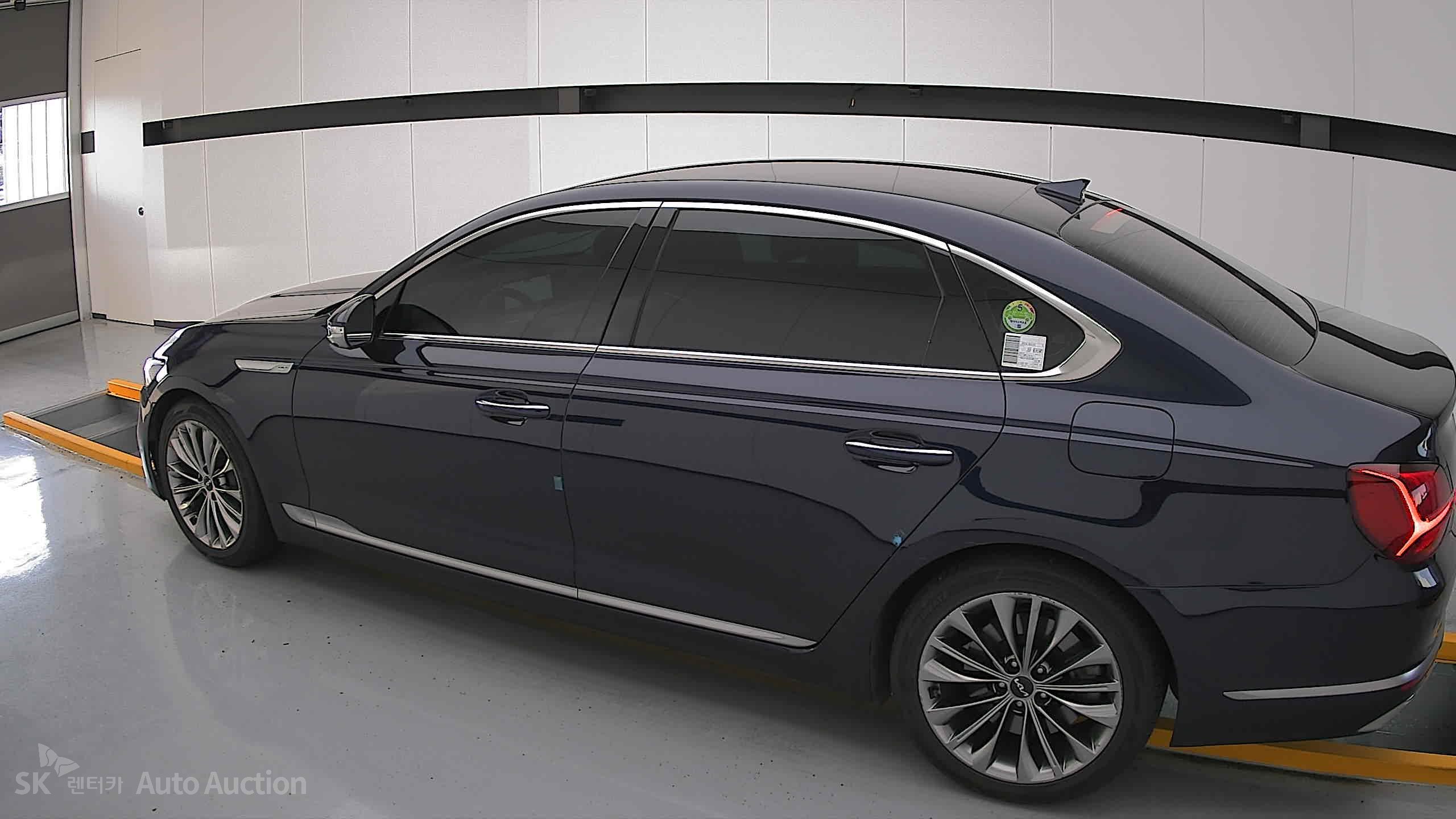 2022 - kia k9