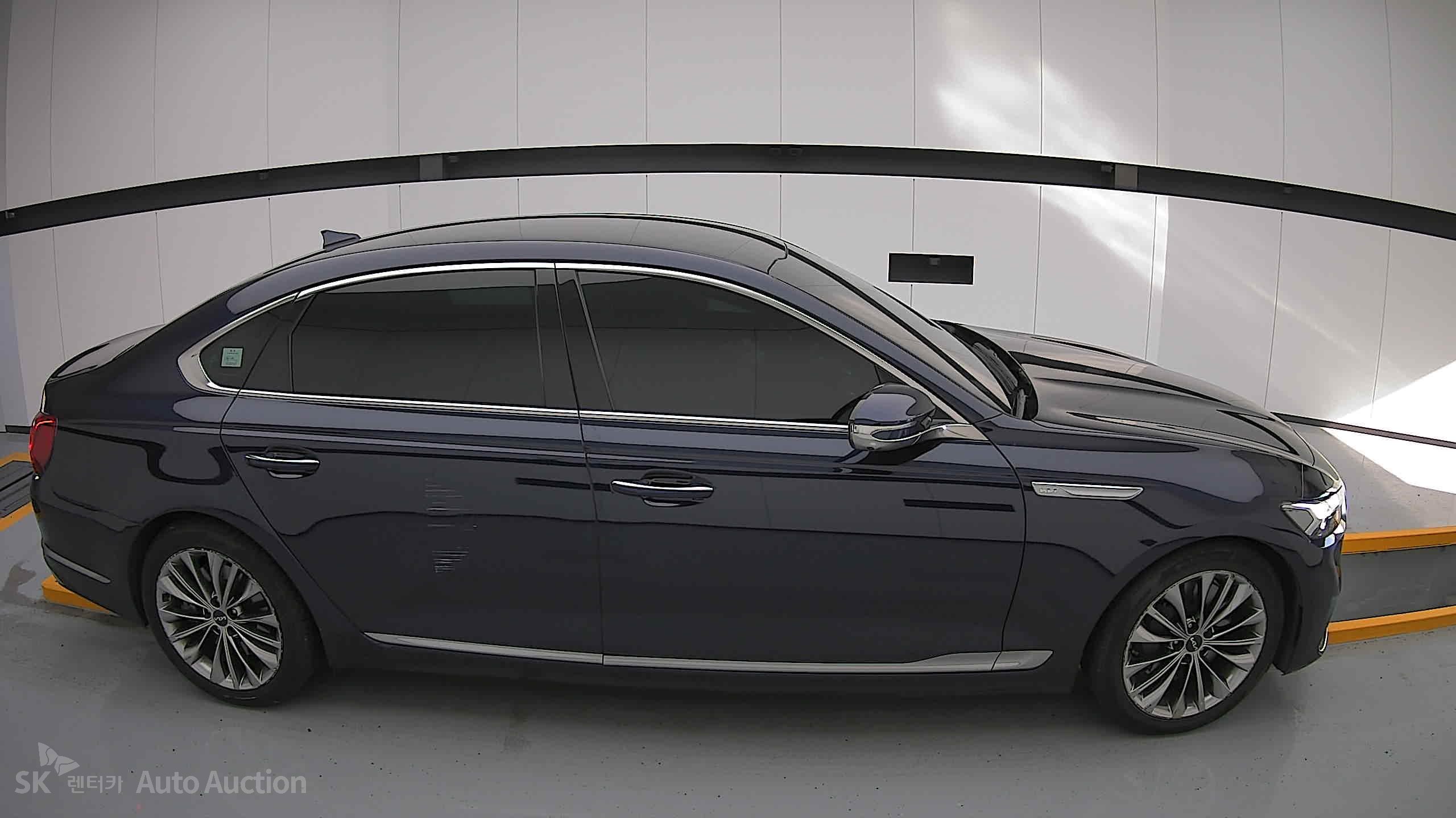 2022 - kia k9