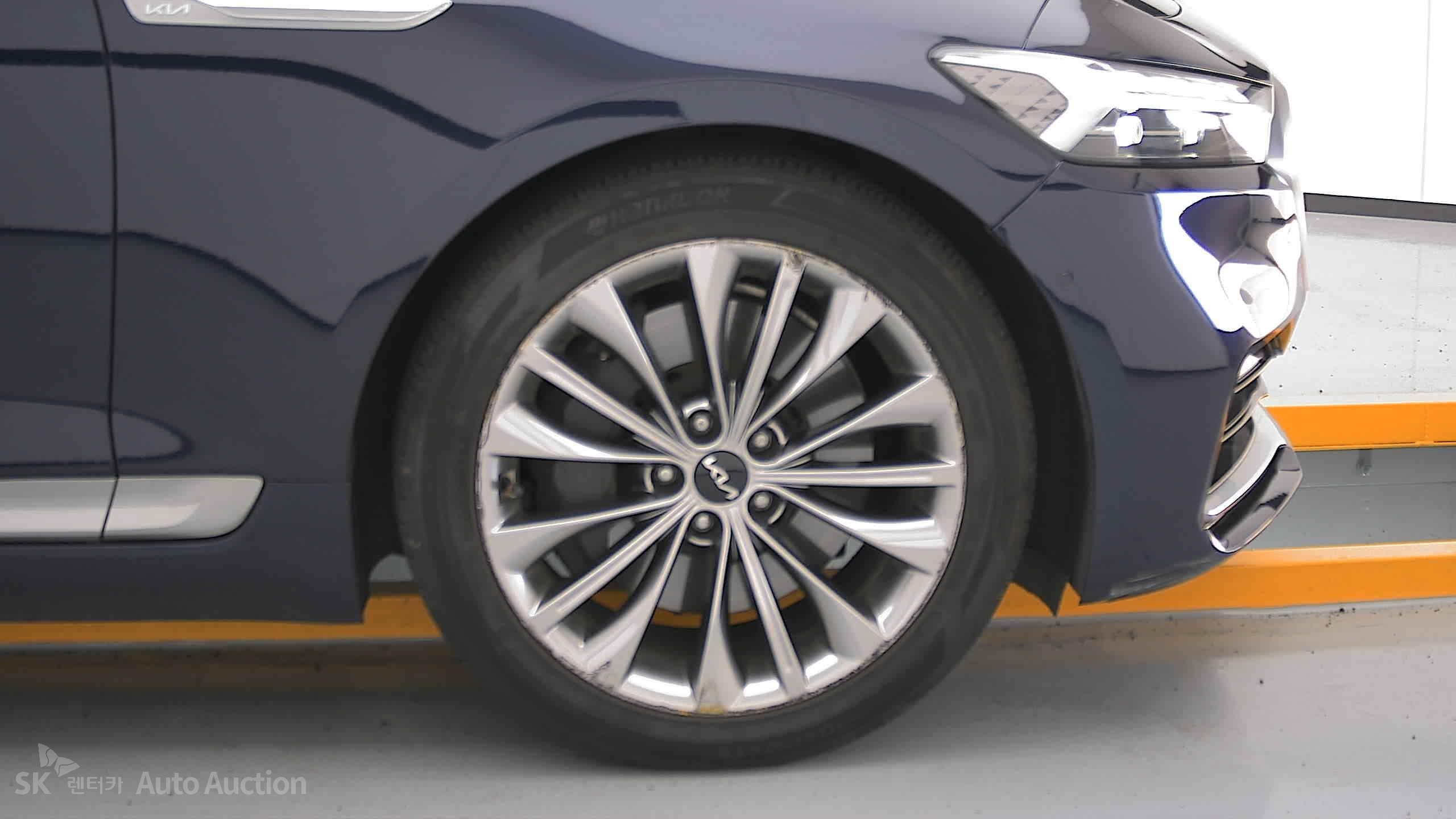 2022 - kia k9