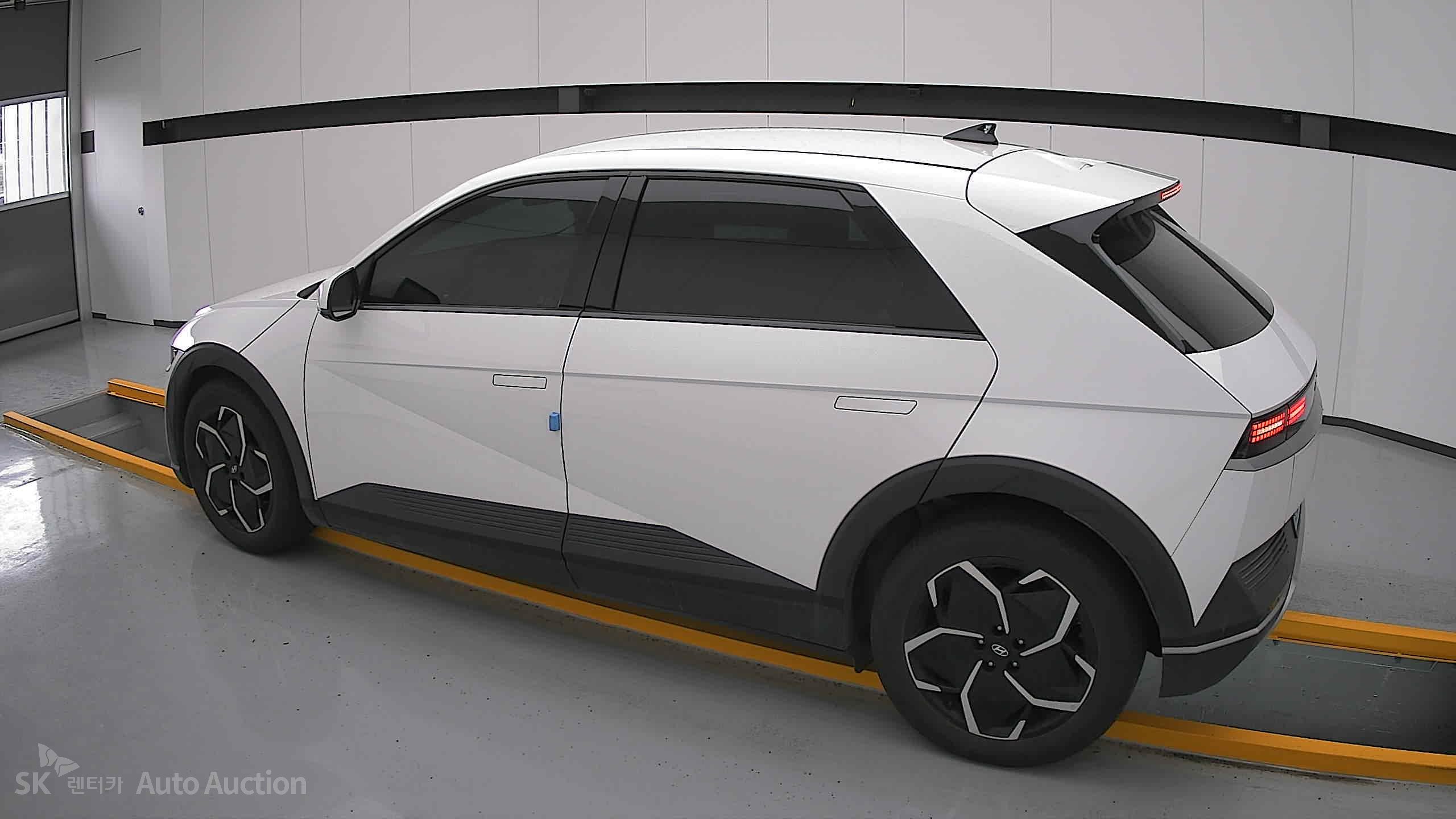 2022 - hyundai ioniq