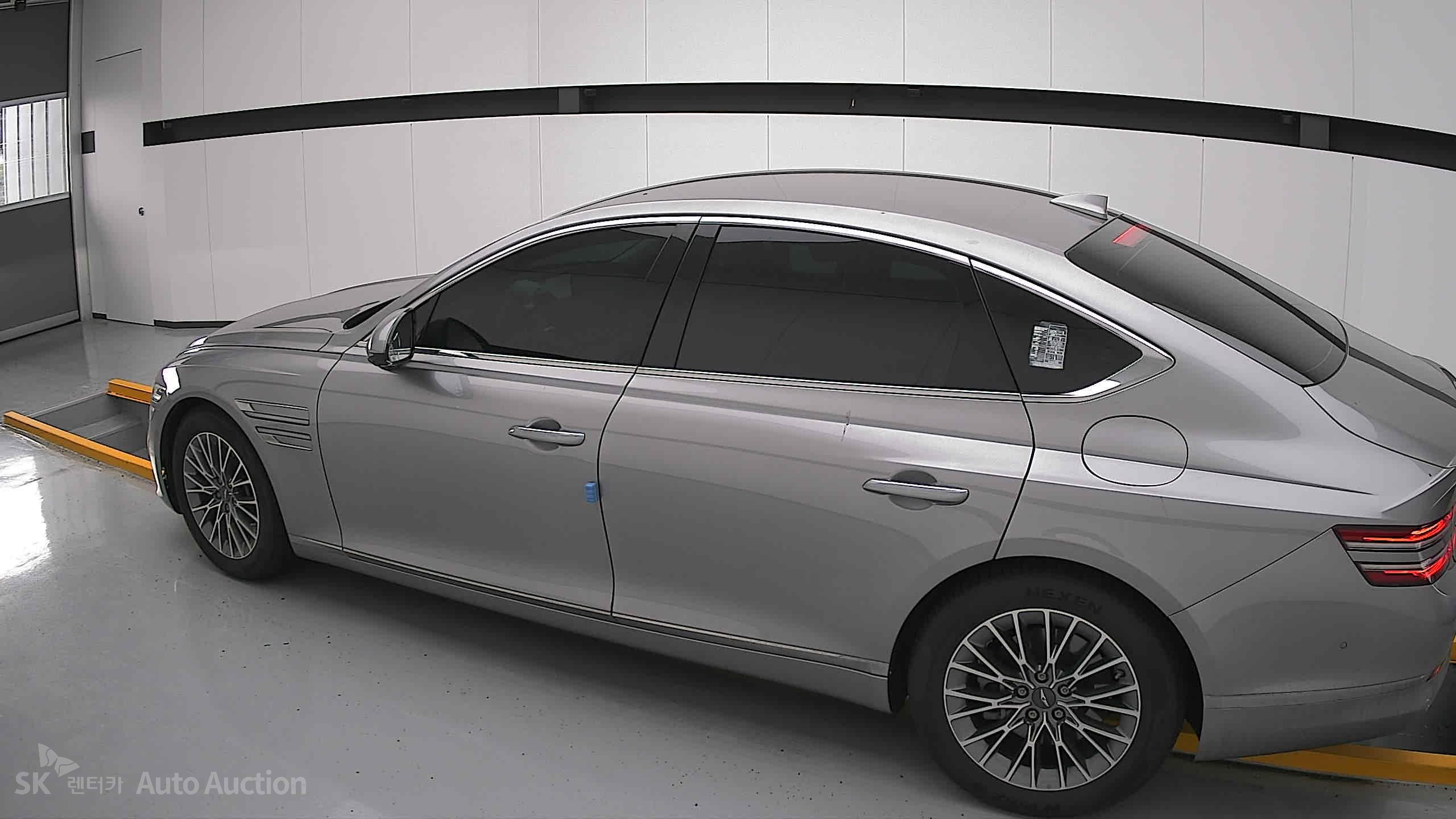 2022 - genesis g80