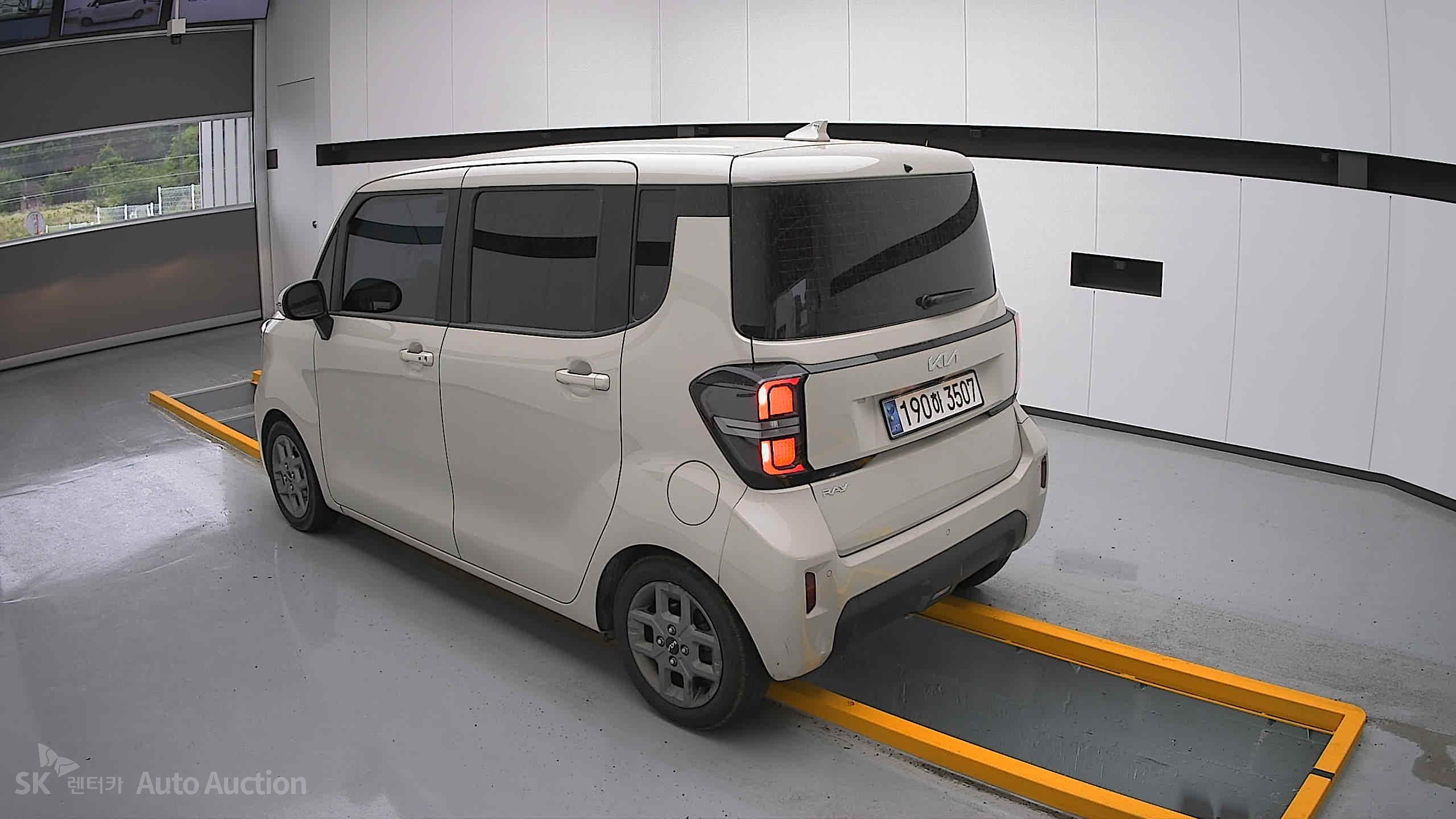 2023 - kia ray