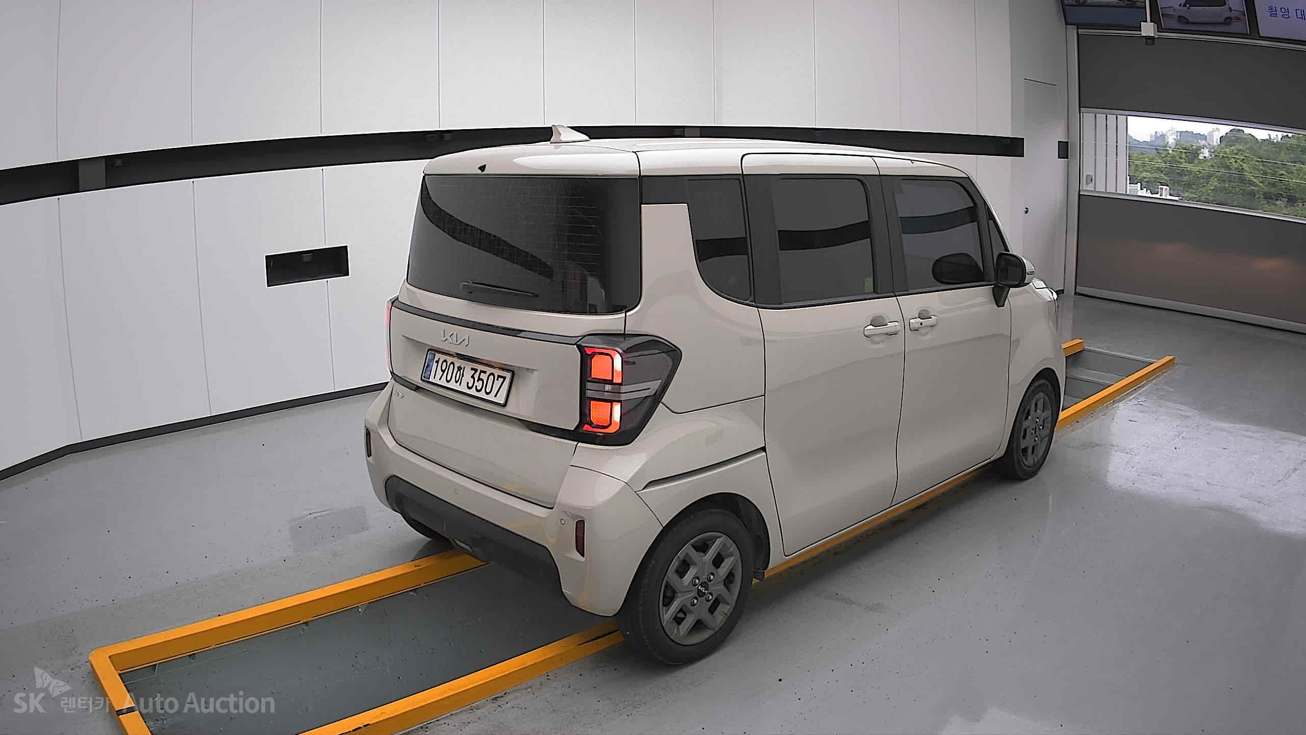 2023 - kia ray