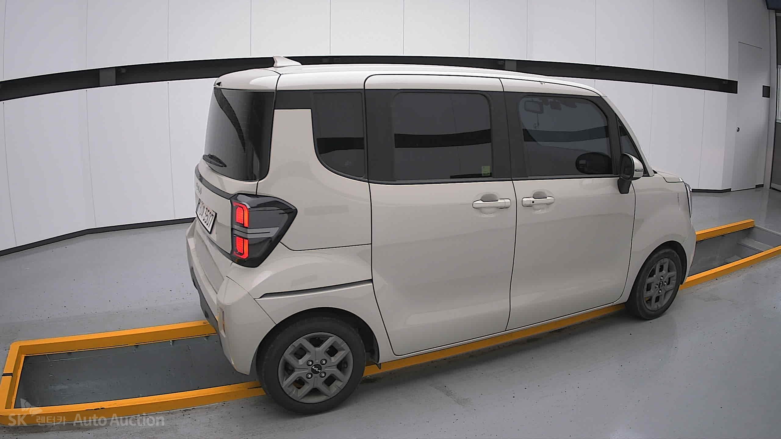 2023 - kia ray