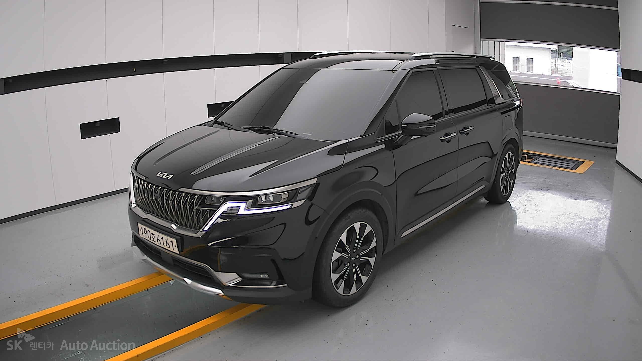 2023 - kia carnival
