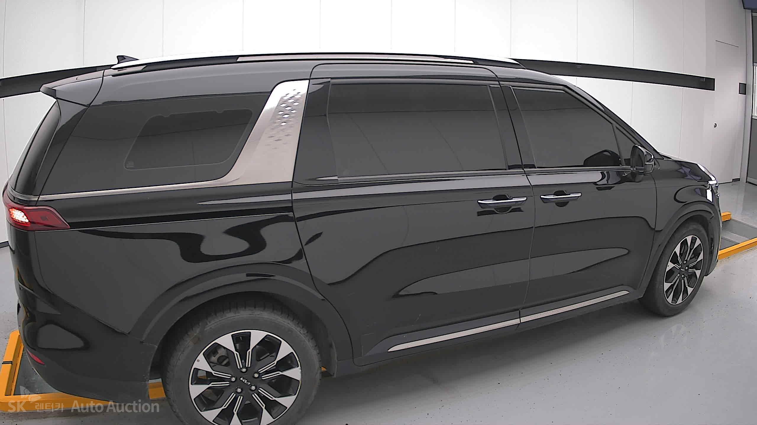 2023 - kia carnival