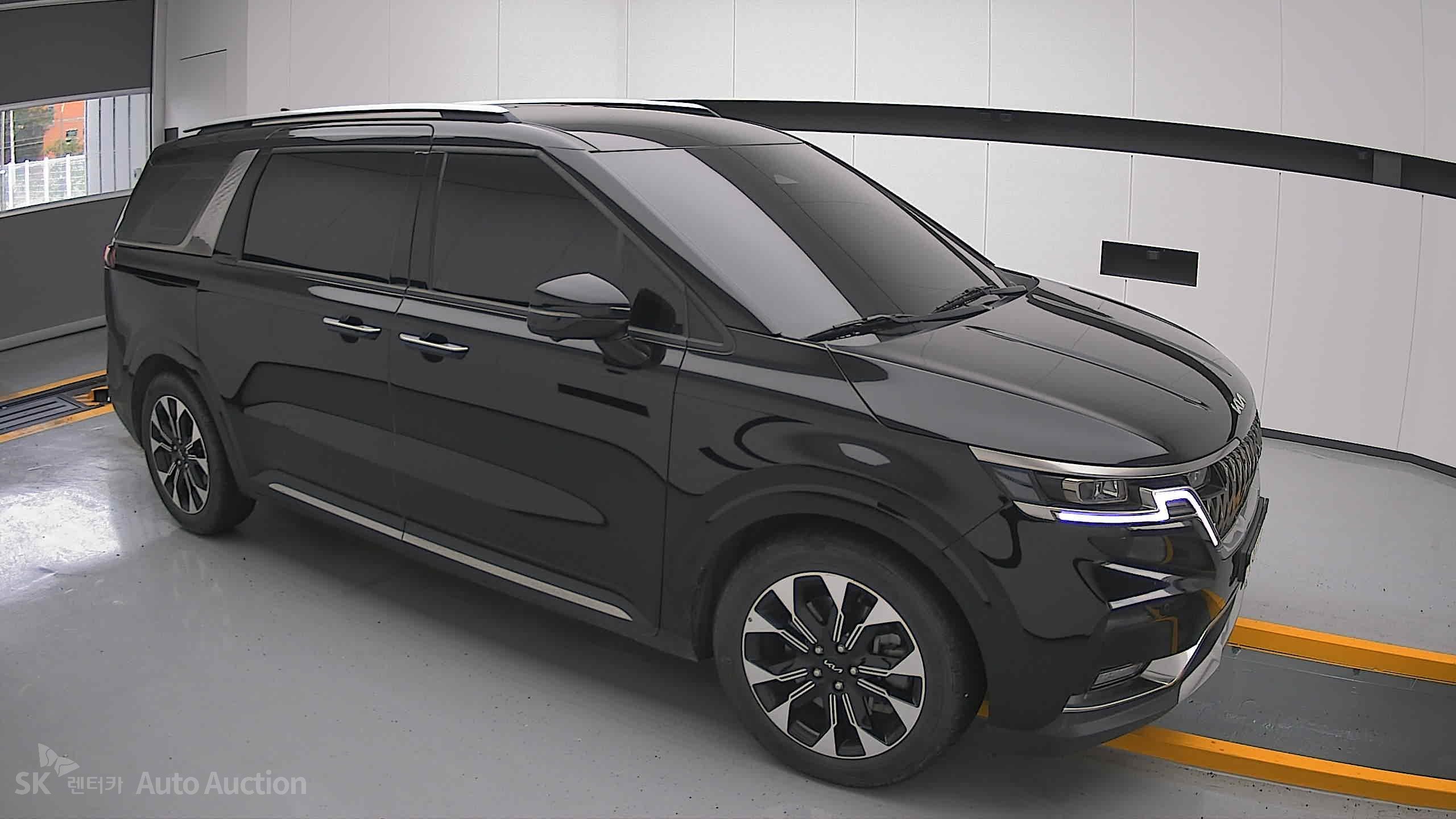 2023 - kia carnival