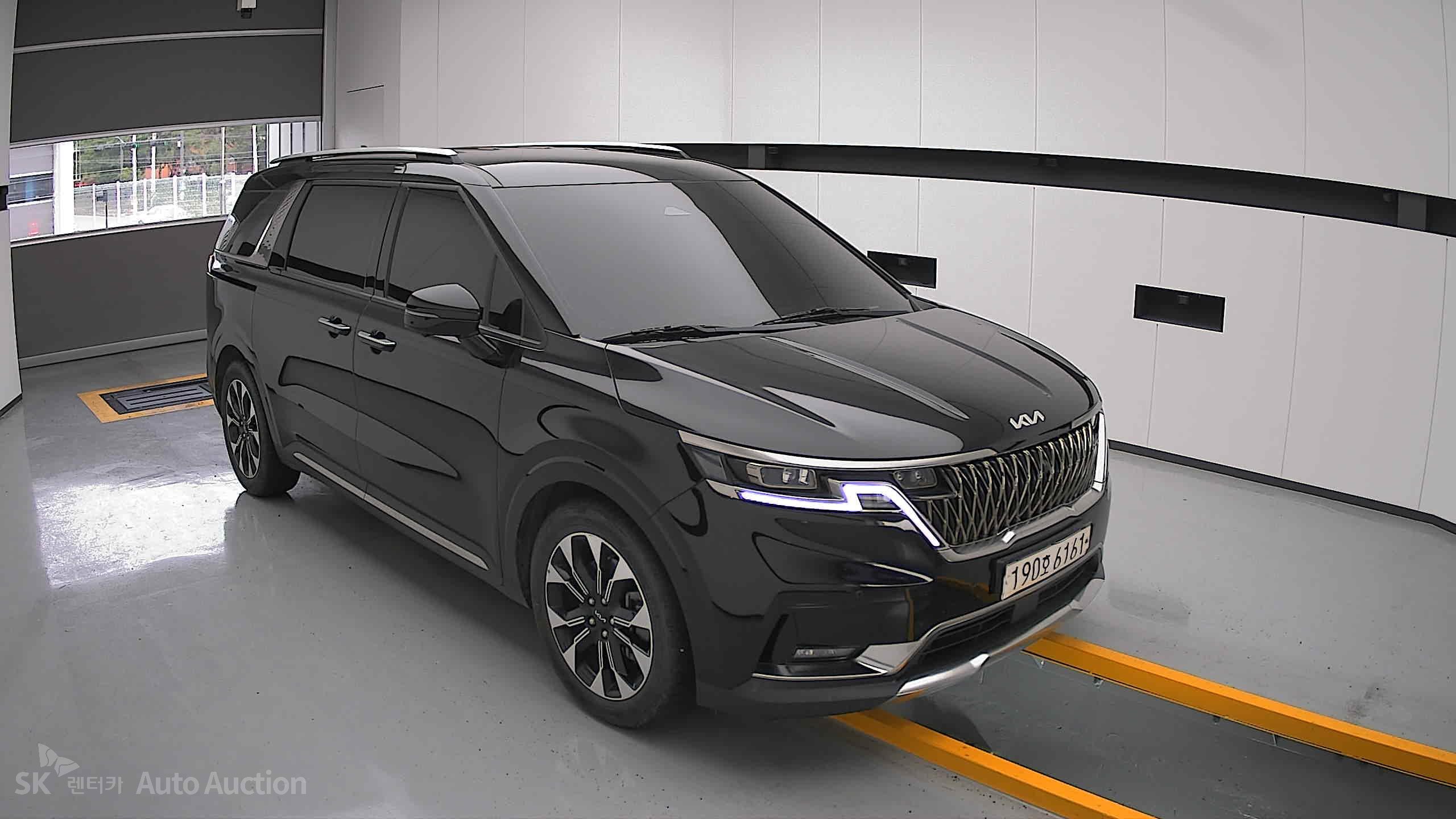 2023 - kia carnival