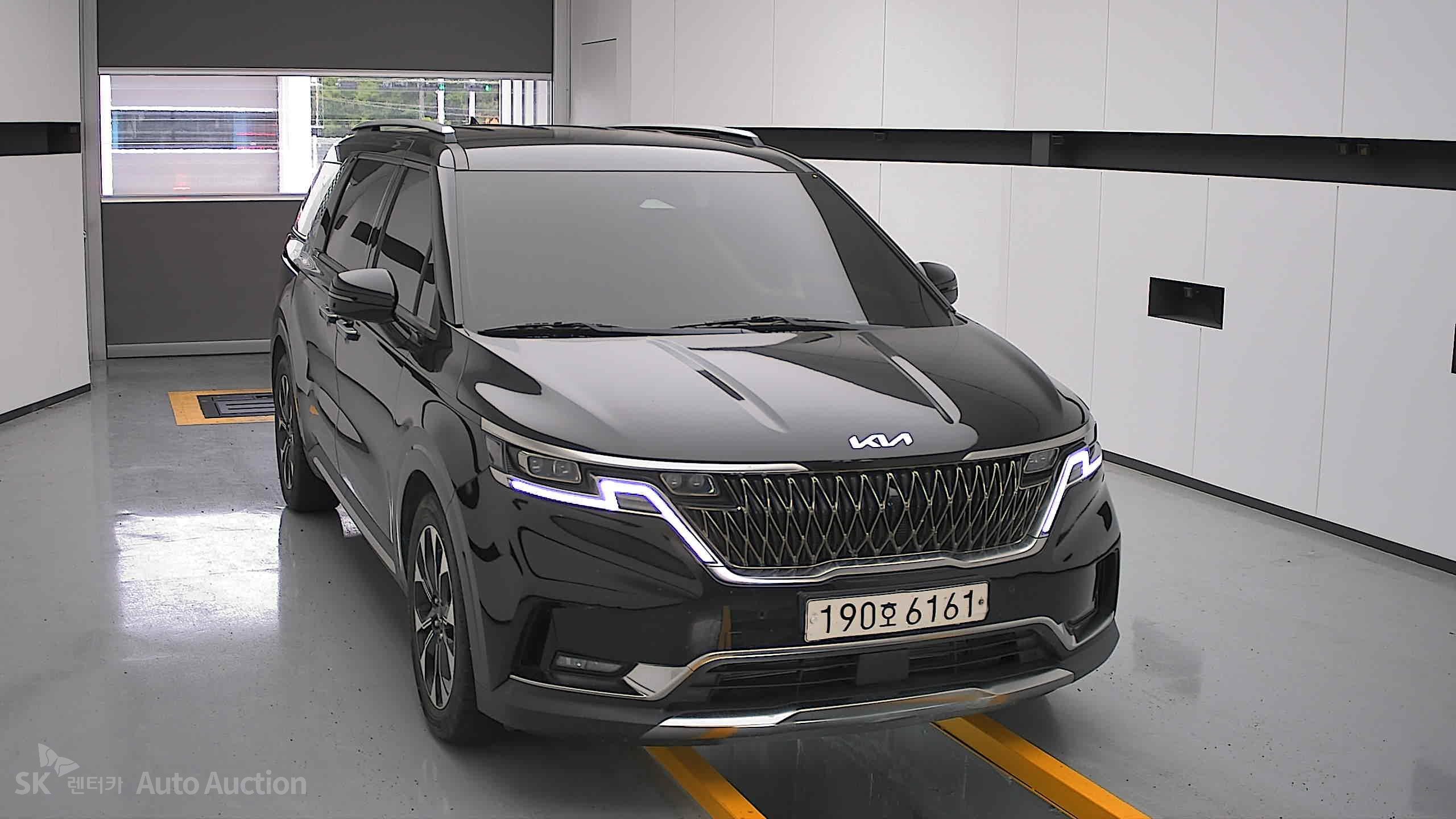 2023 - kia carnival