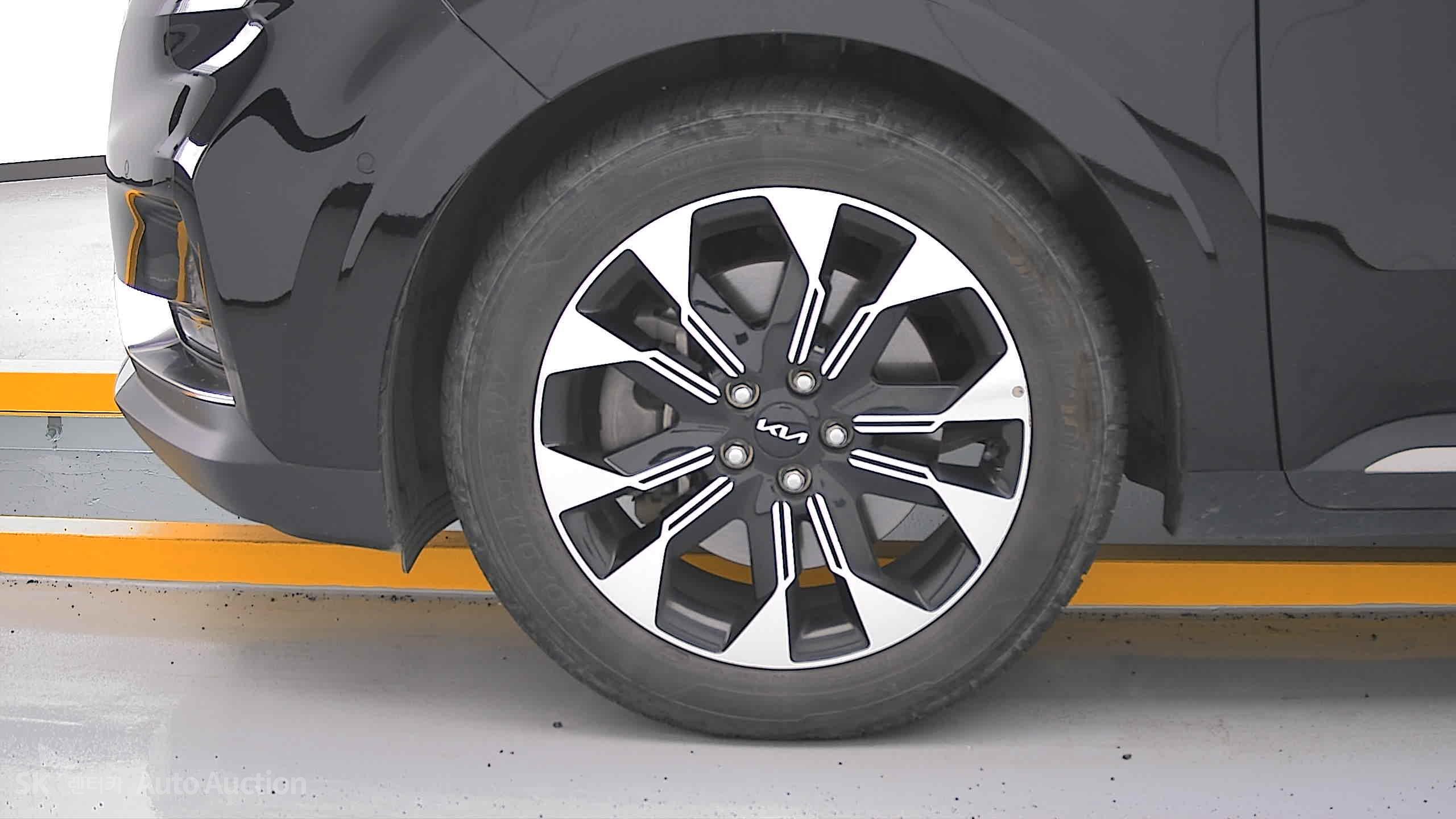 2023 - kia carnival