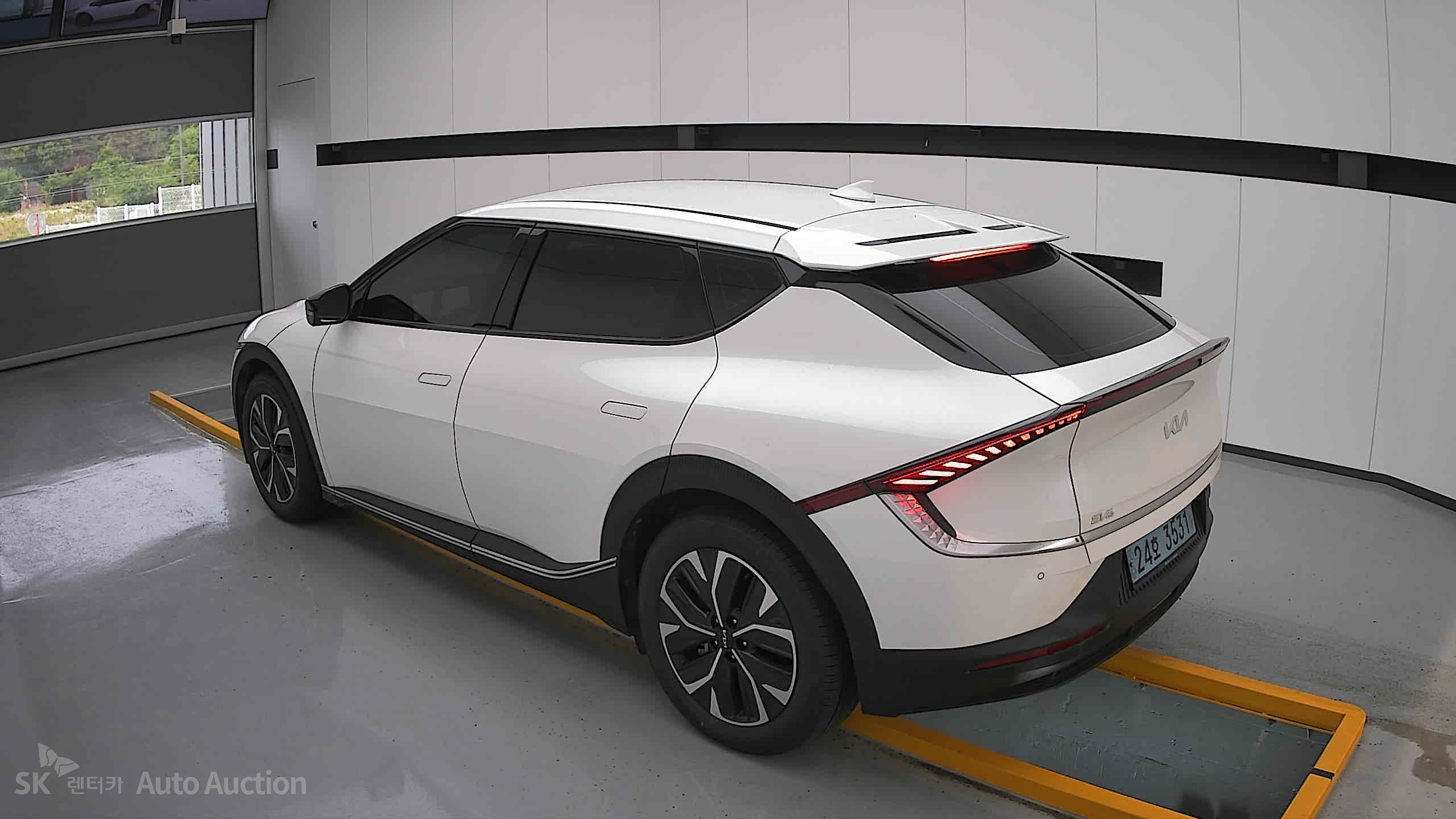 2022 - kia ev6