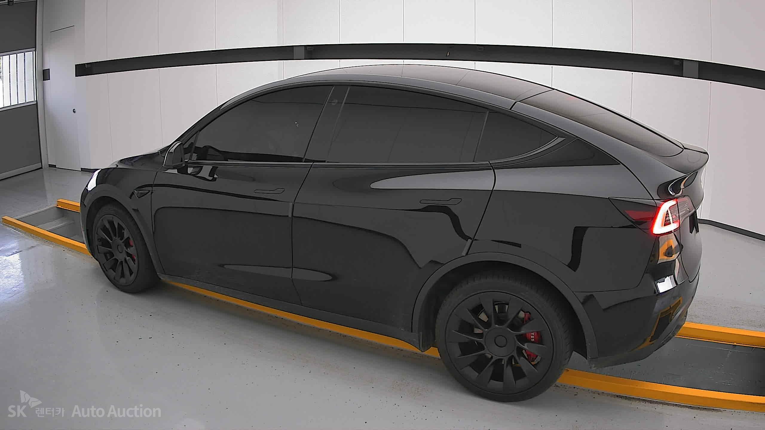 2022 - tesla model y