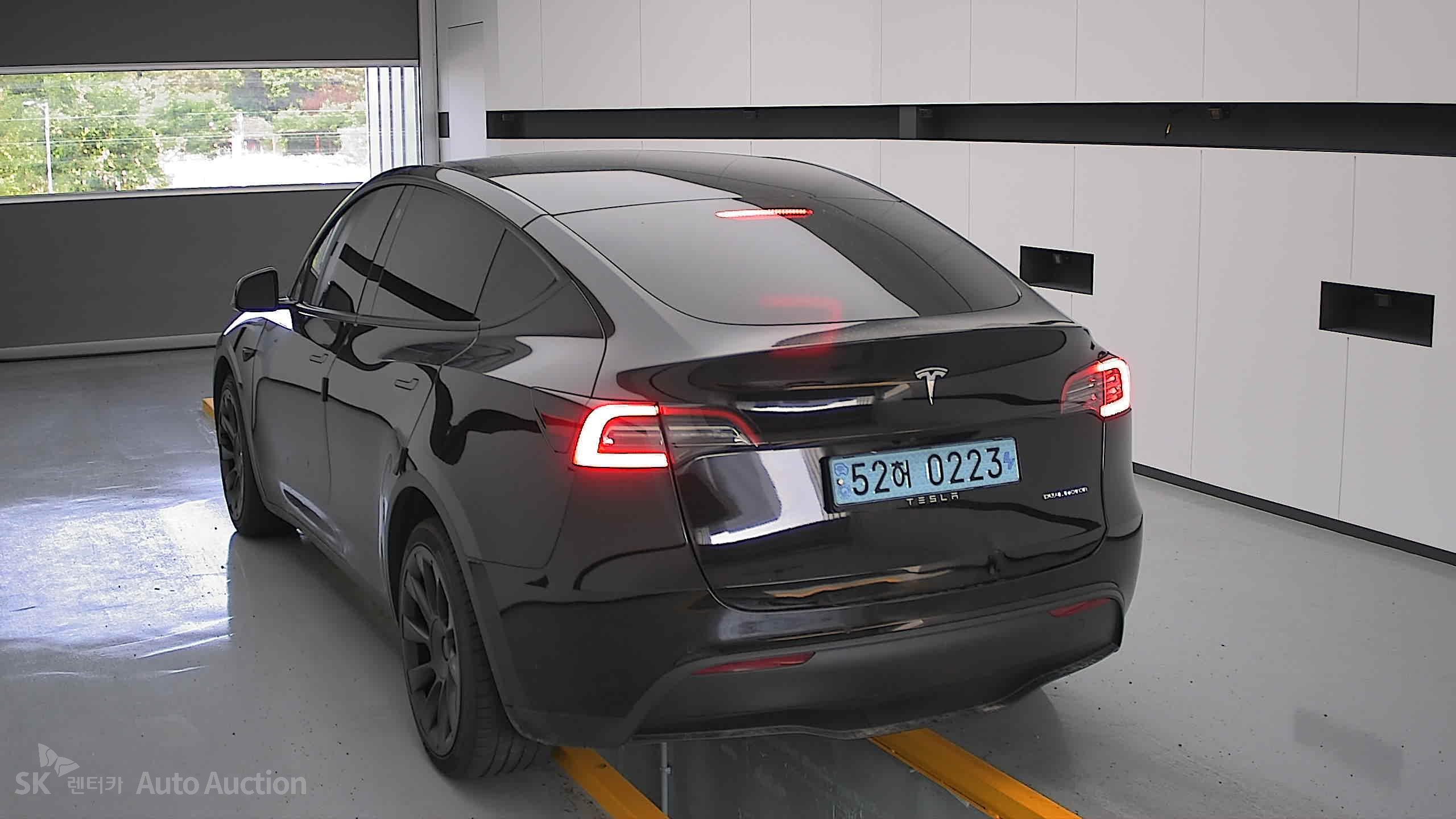 2022 - tesla model y