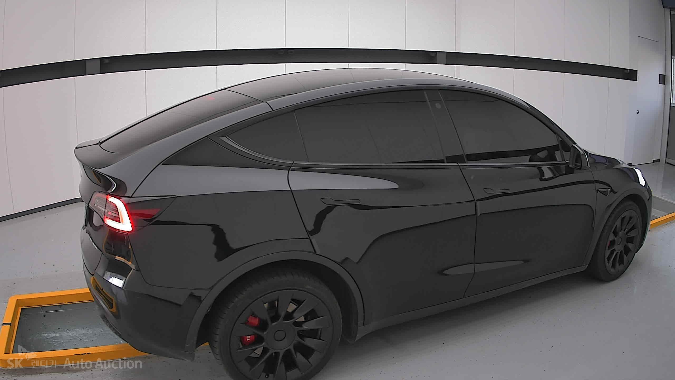 2022 - tesla model y