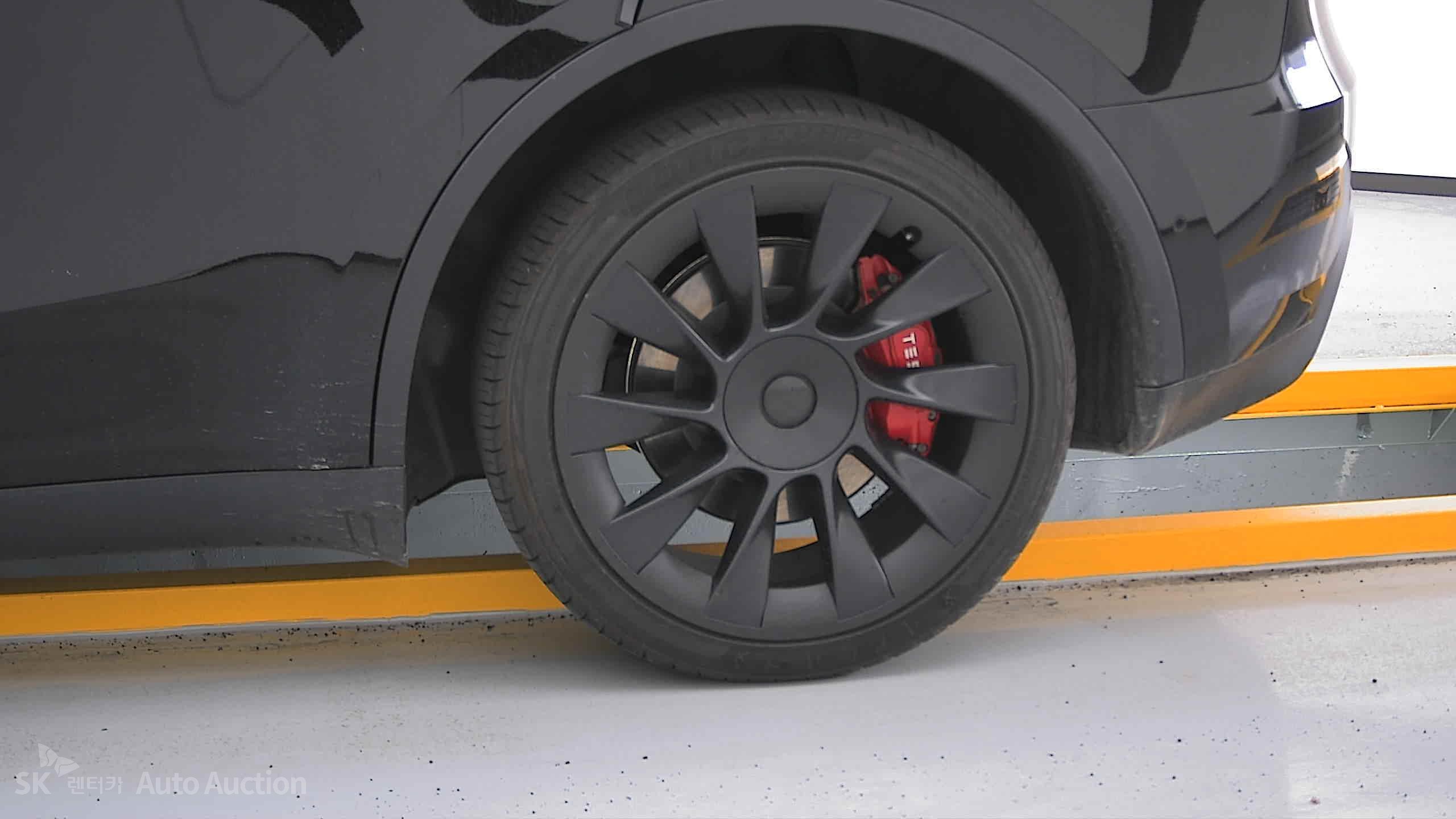 2022 - tesla model y