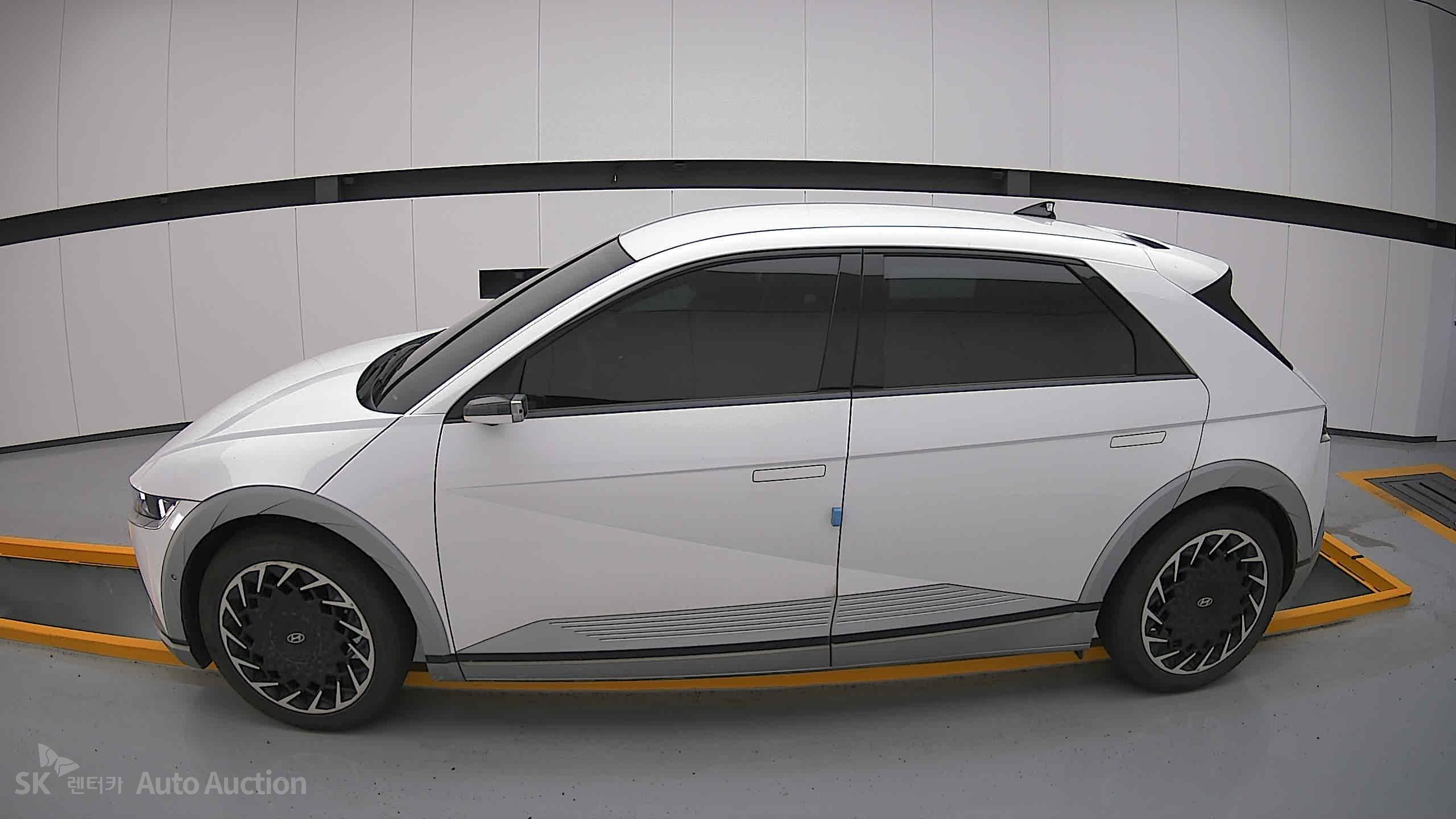 2022 - hyundai ioniq