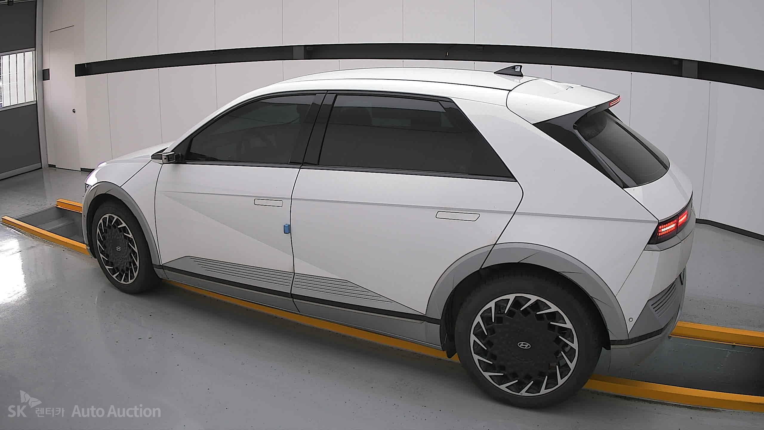 2022 - hyundai ioniq