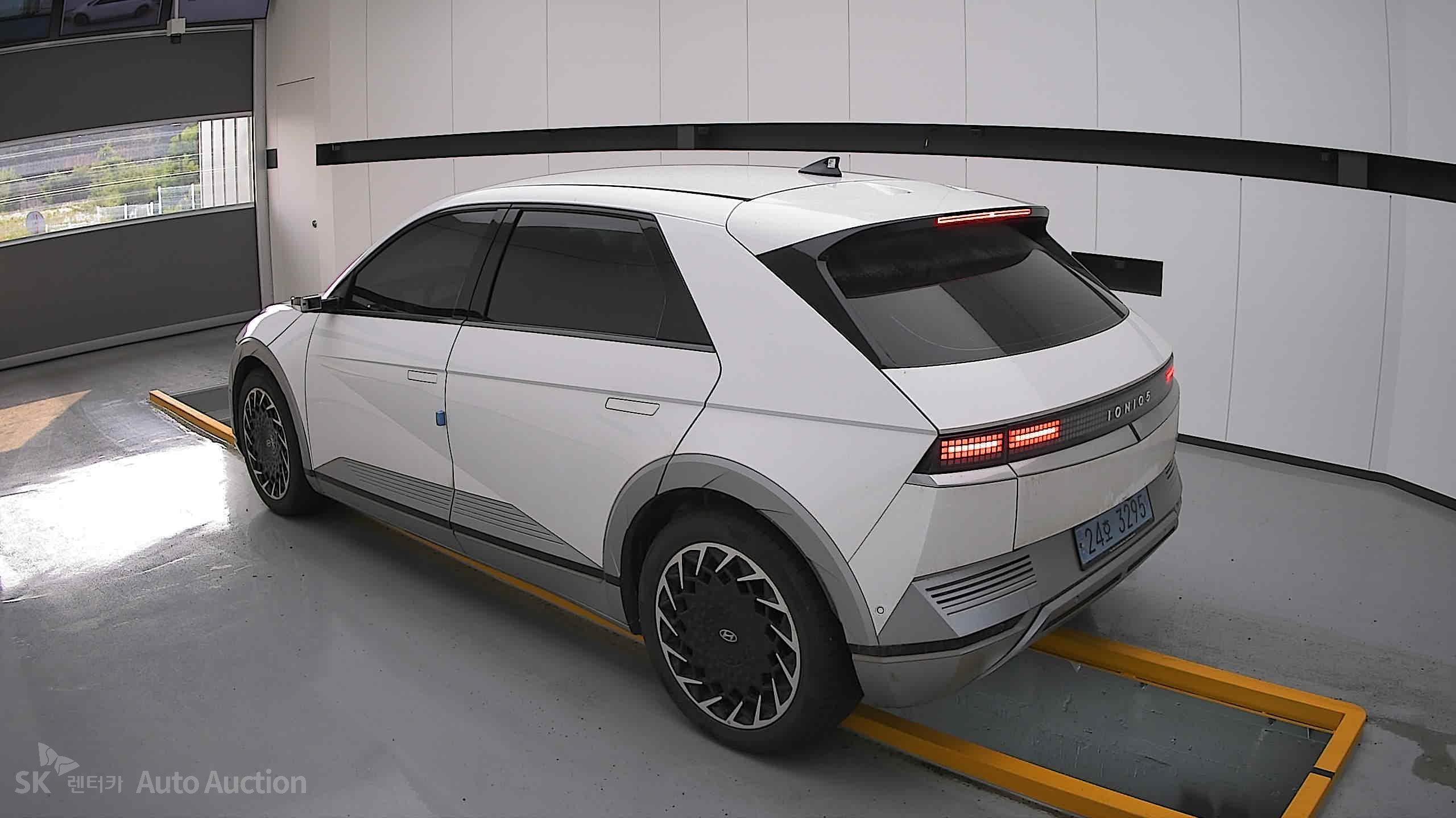 2022 - hyundai ioniq