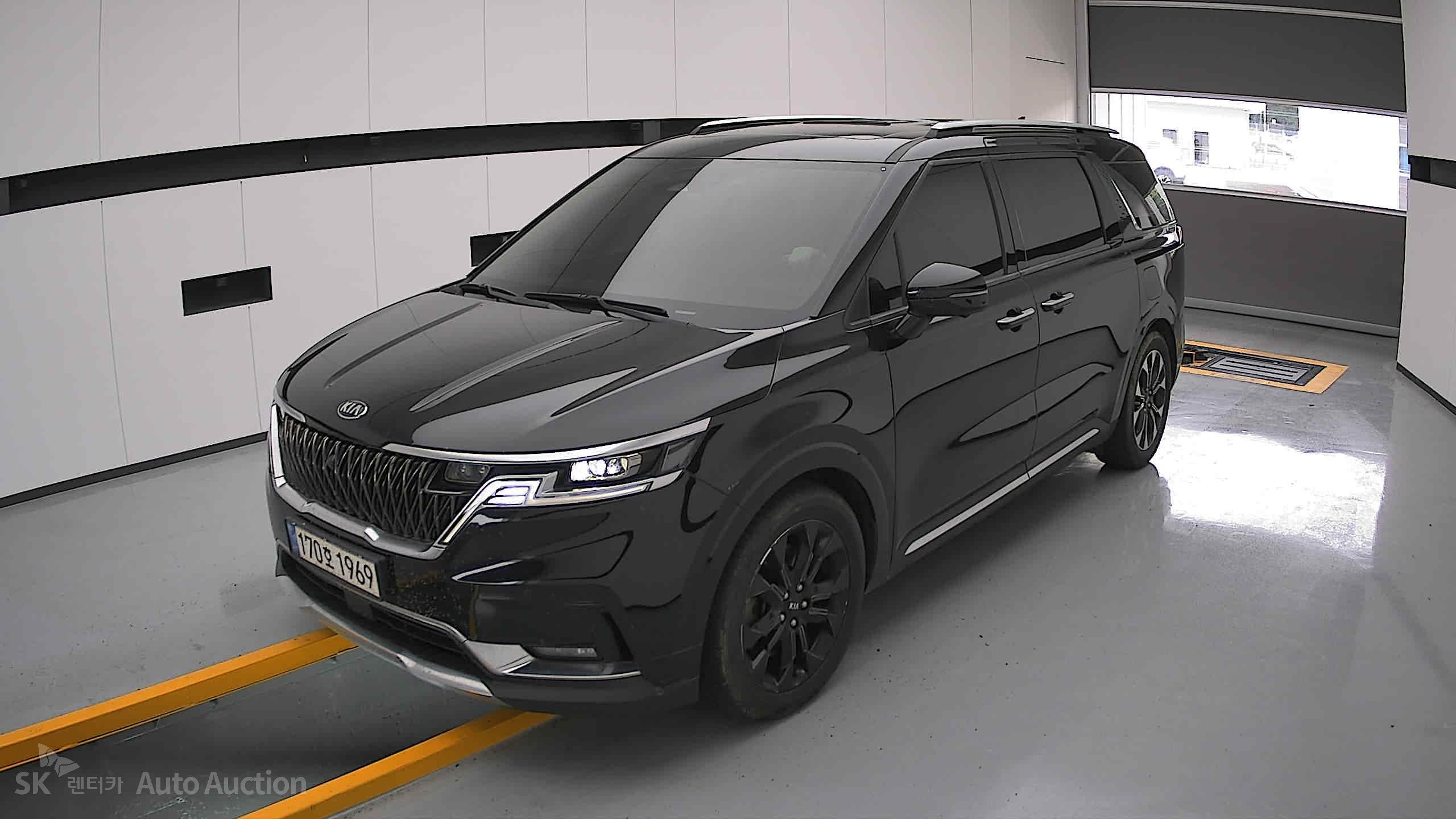 2021 - kia carnival