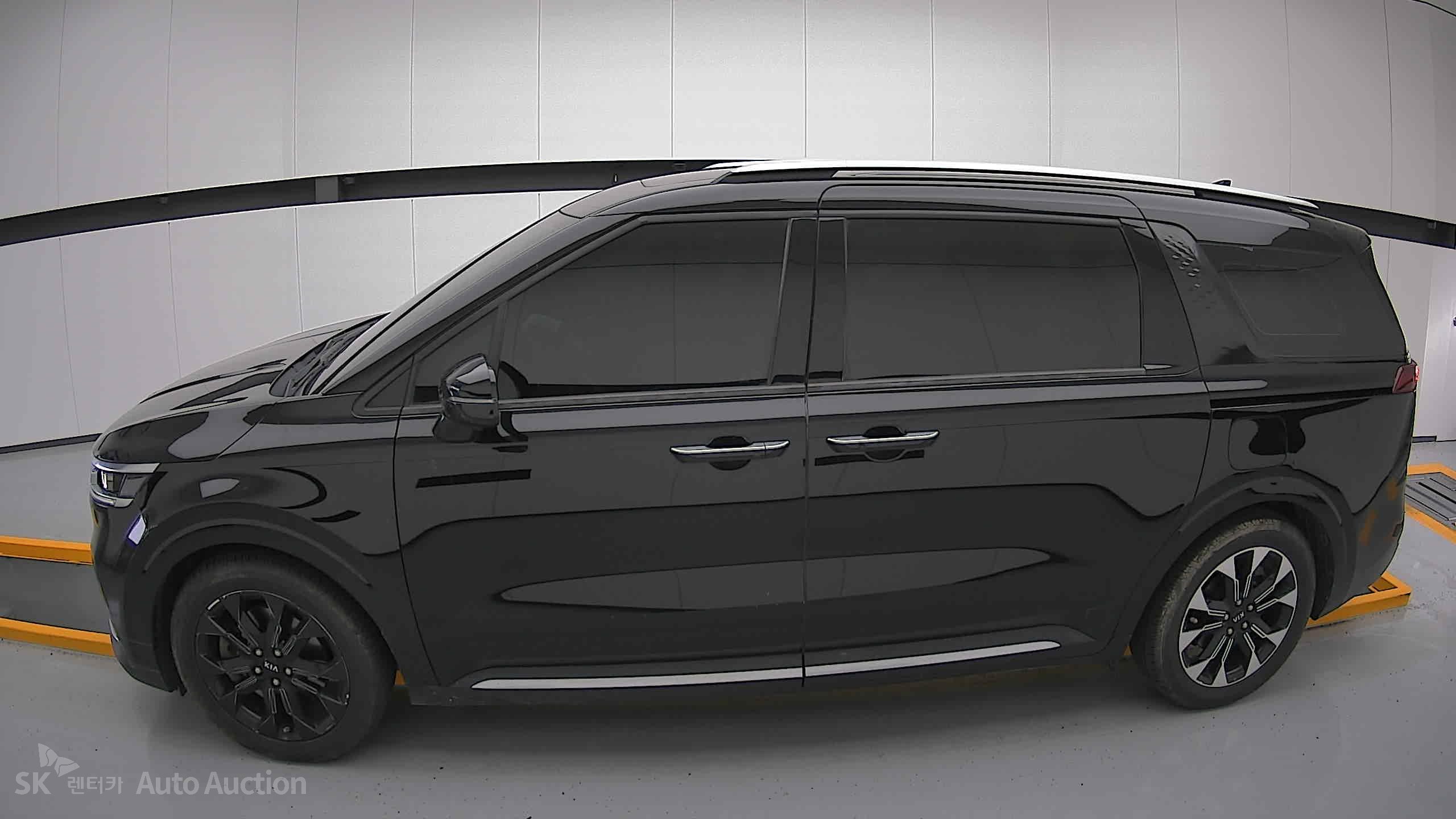 2021 - kia carnival