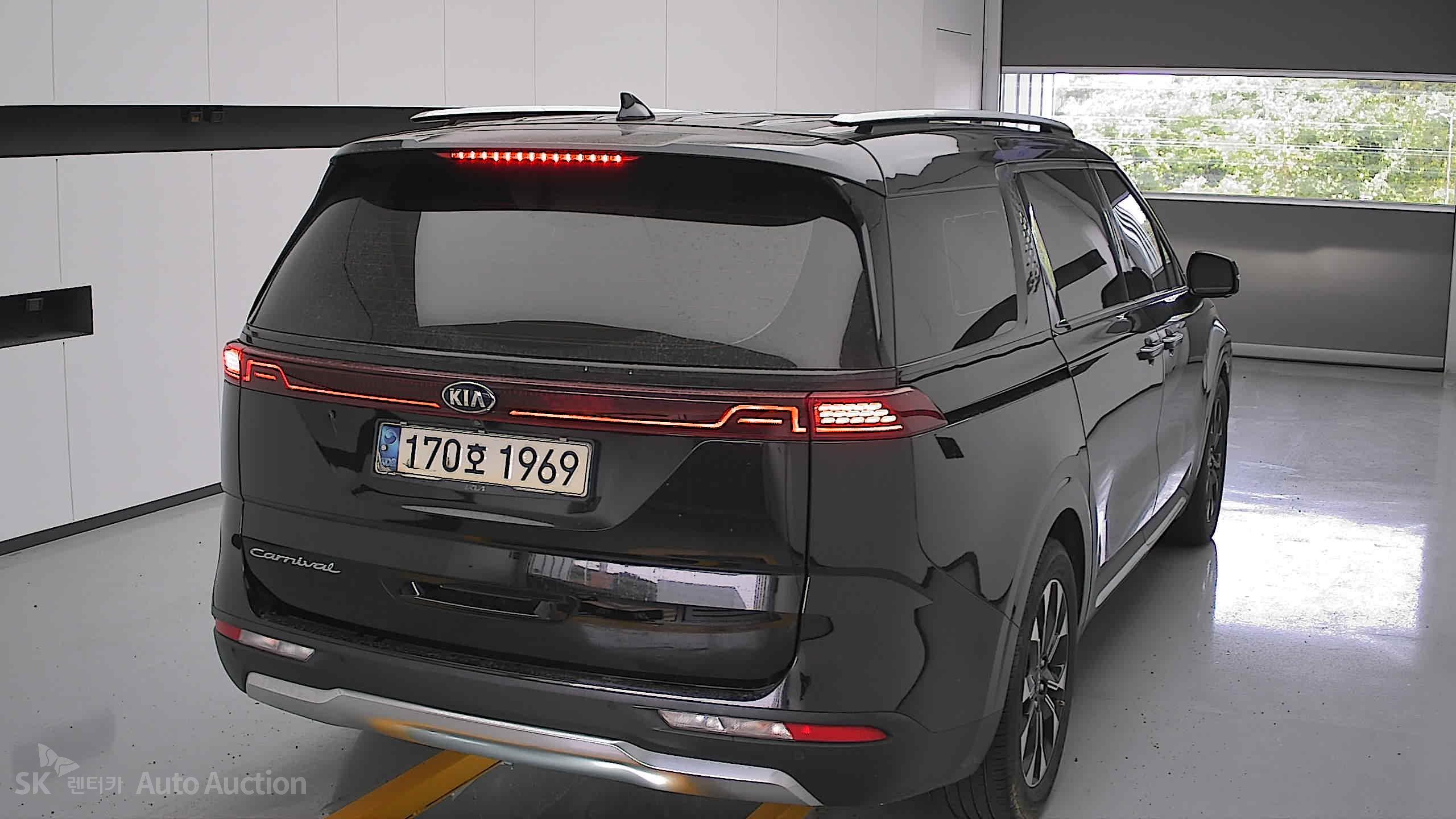 2021 - kia carnival