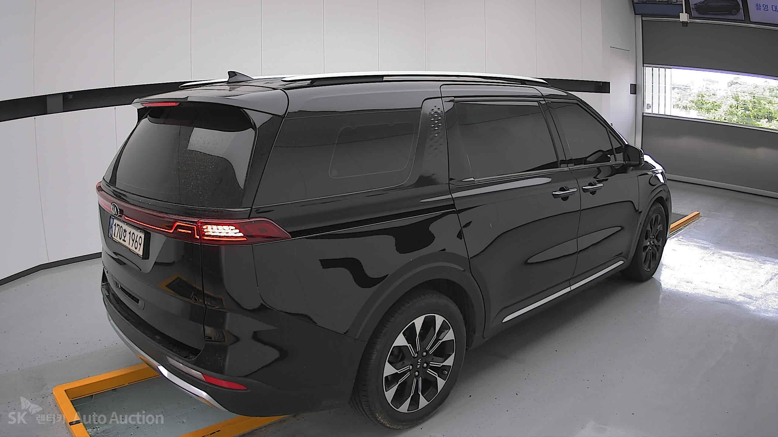 2021 - kia carnival