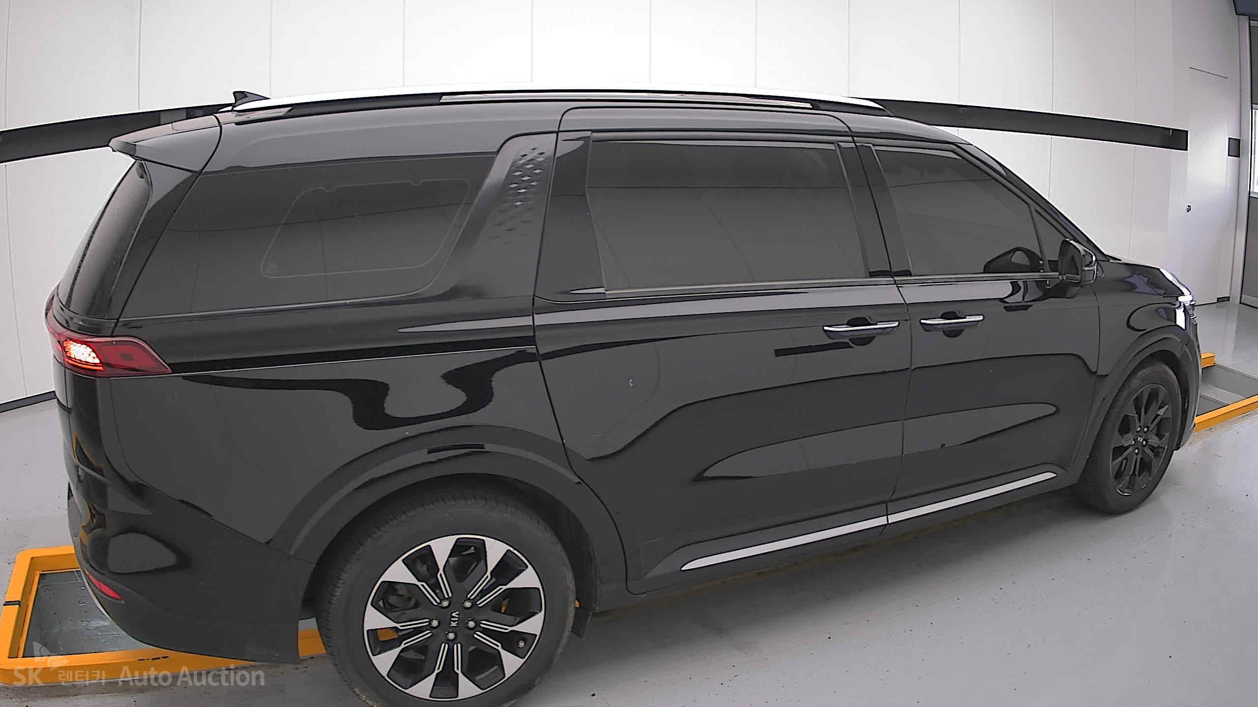 2021 - kia carnival