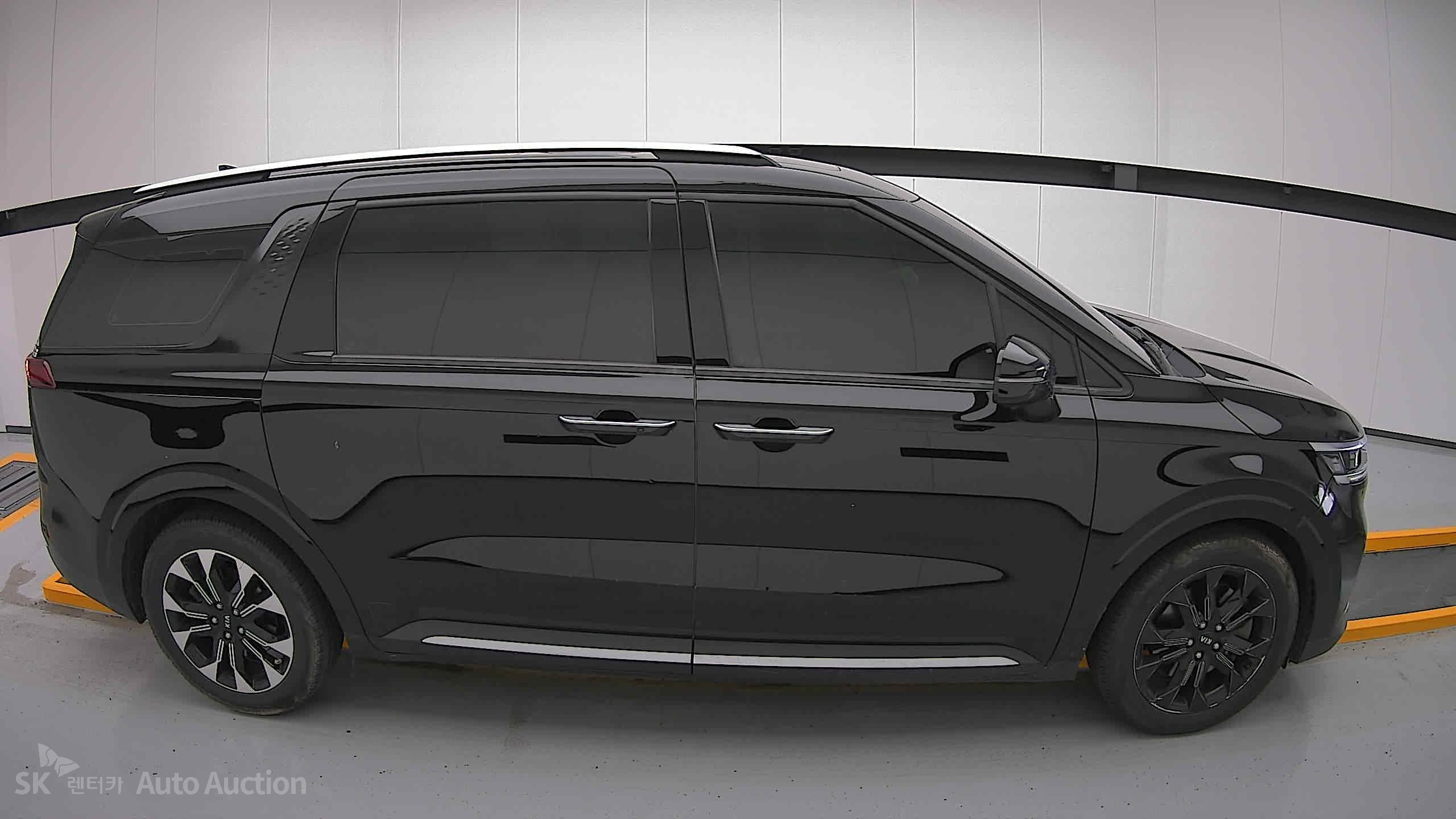 2021 - kia carnival