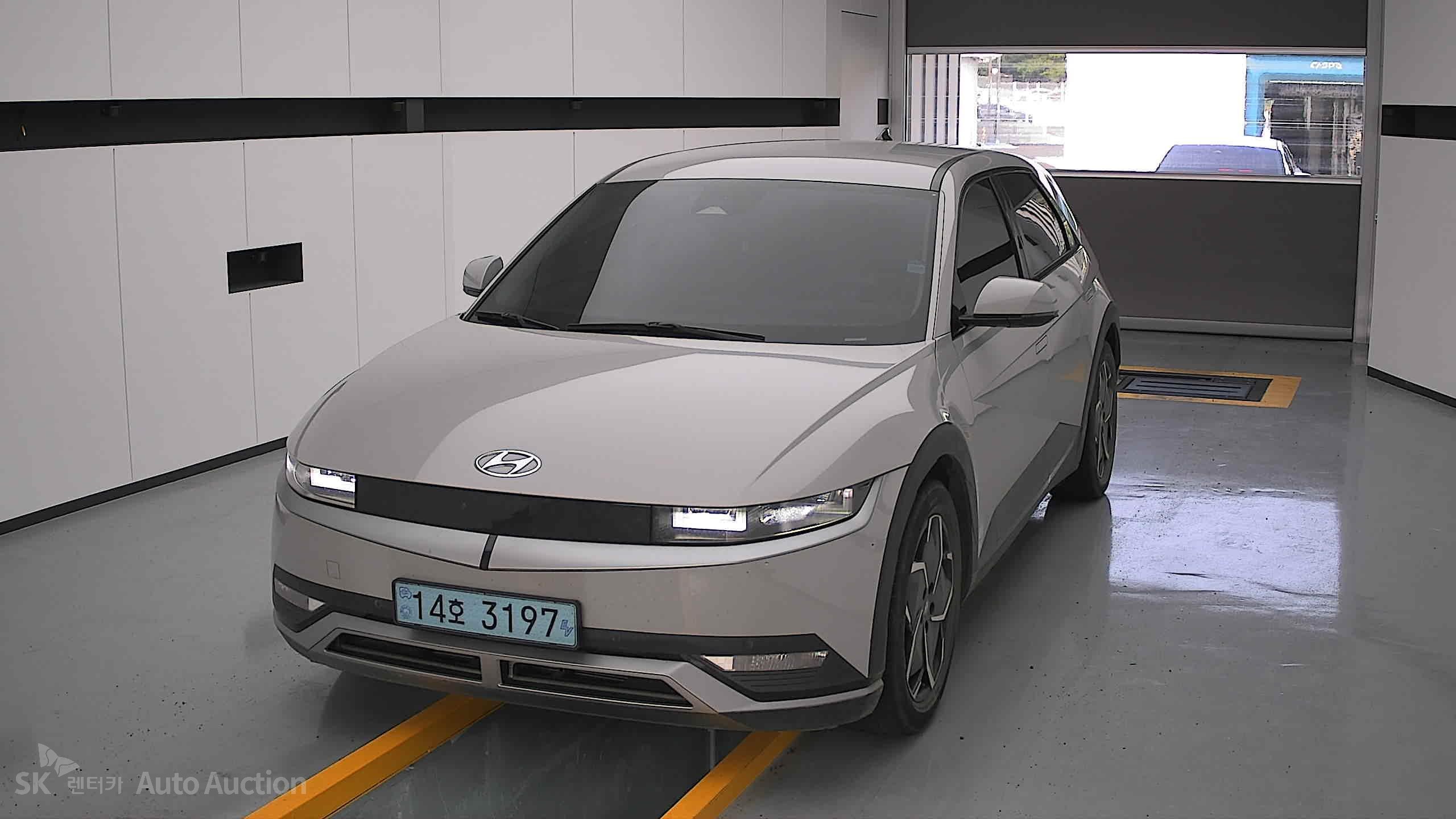 2022 - hyundai ioniq