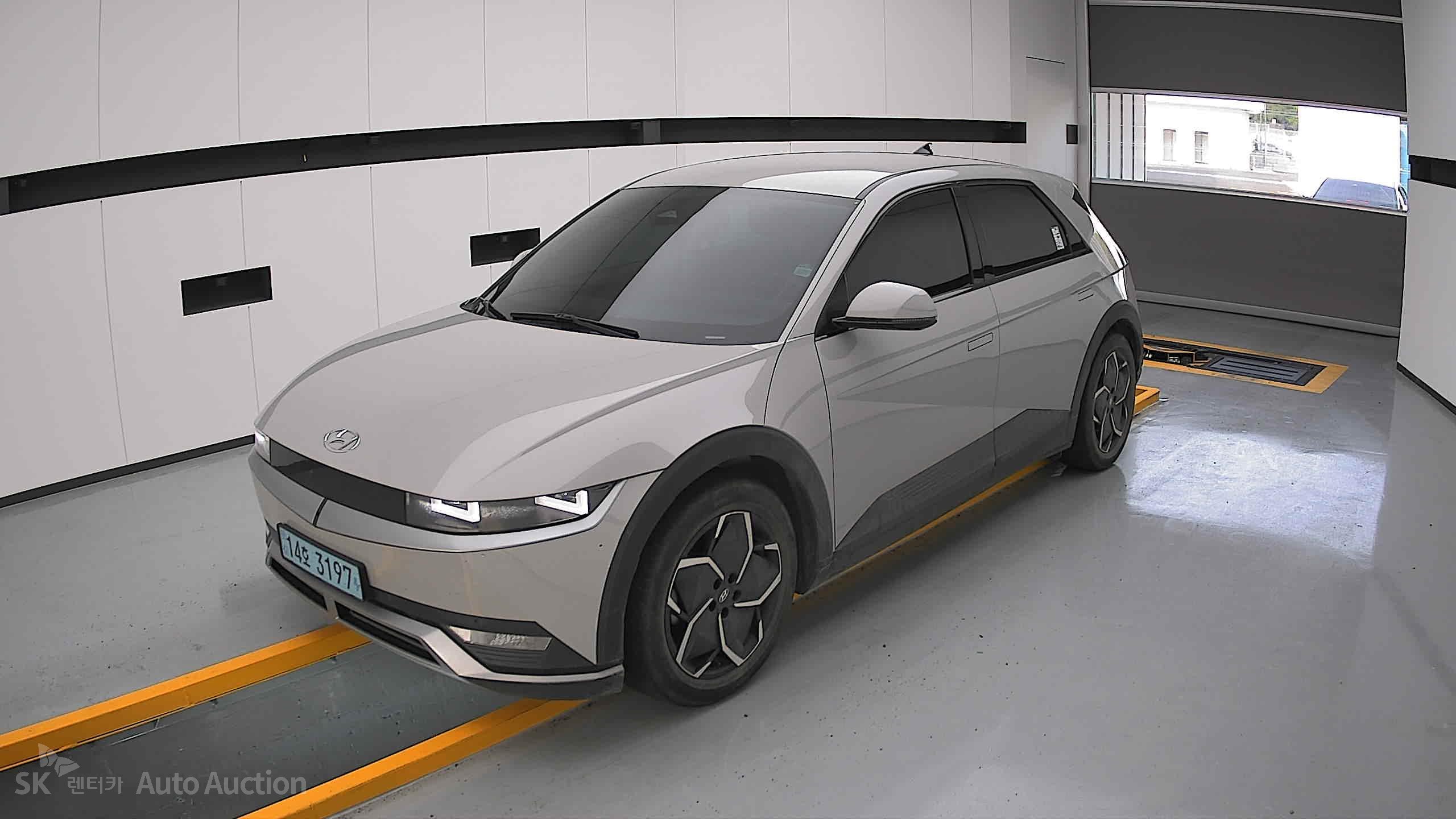 2022 - hyundai ioniq