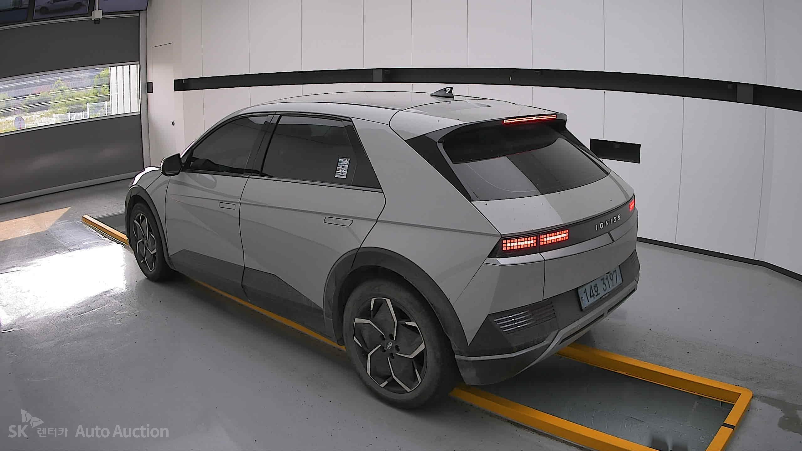 2022 - hyundai ioniq