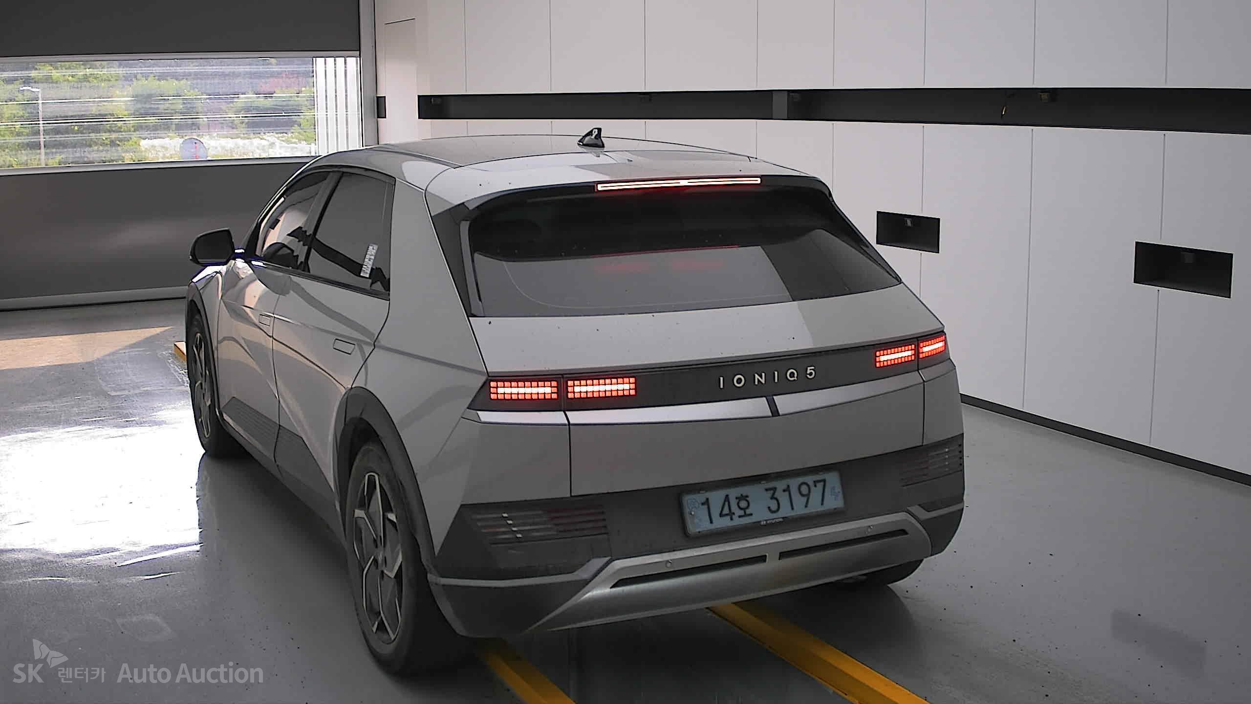 2022 - hyundai ioniq