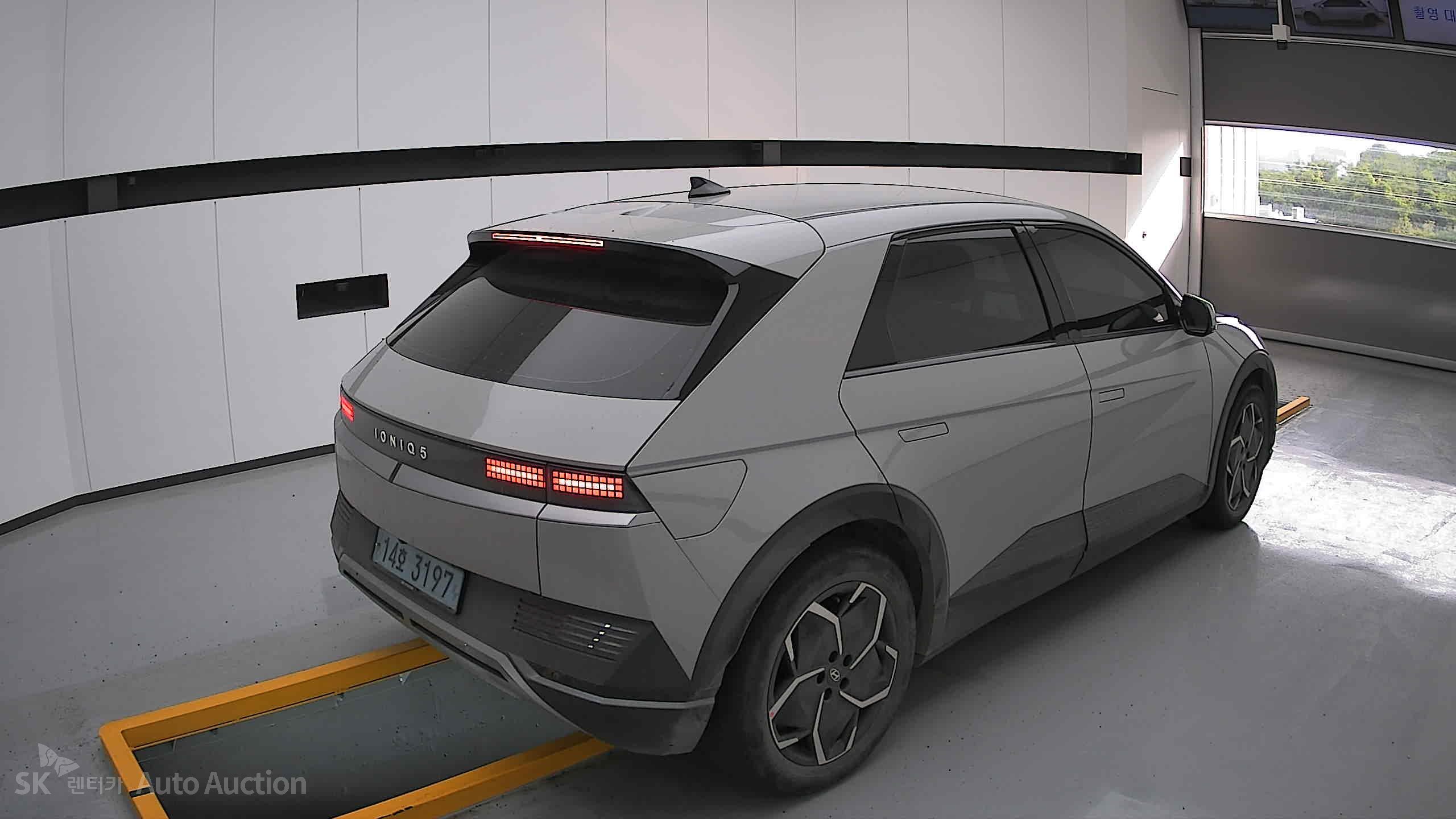 2022 - hyundai ioniq