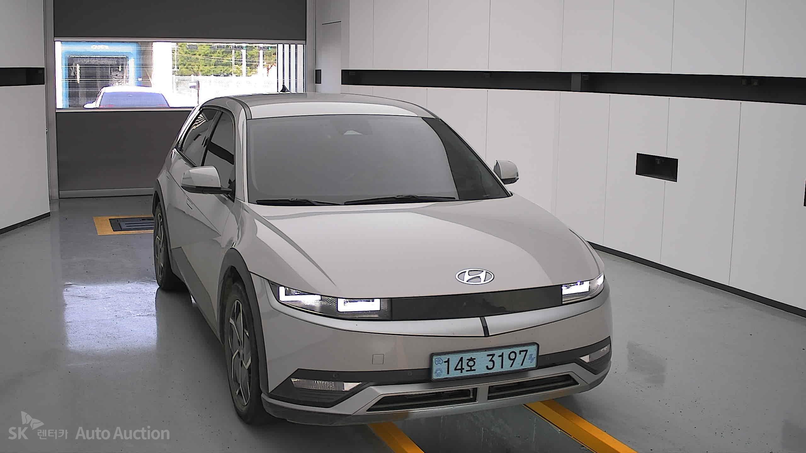 2022 - hyundai ioniq