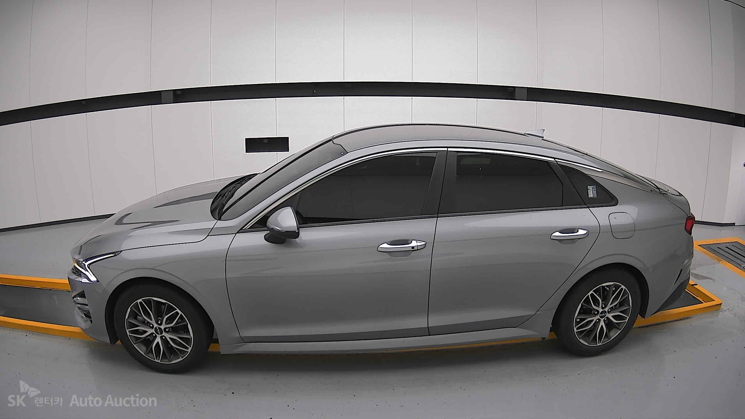 2022 - kia k5