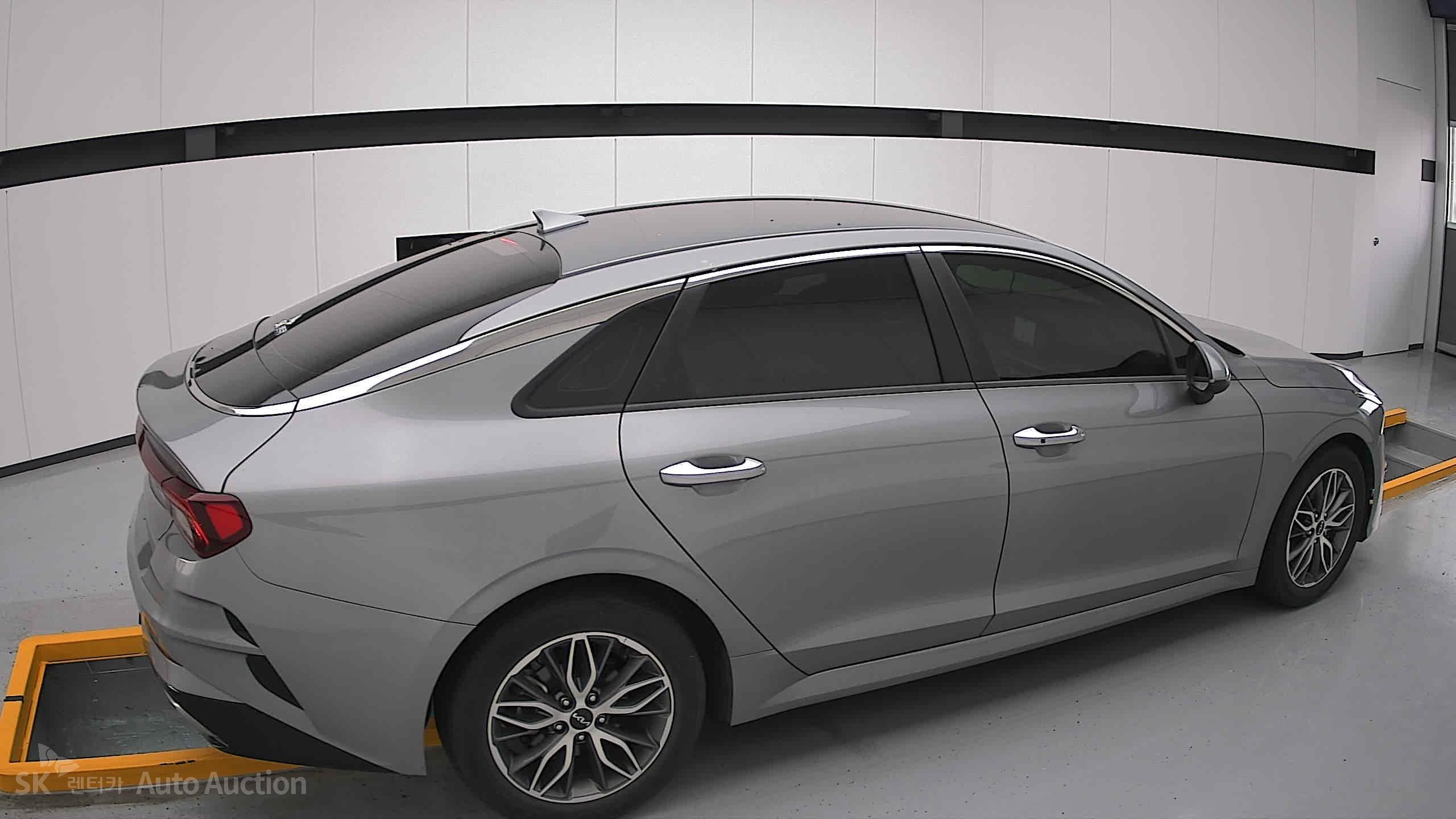 2022 - kia k5
