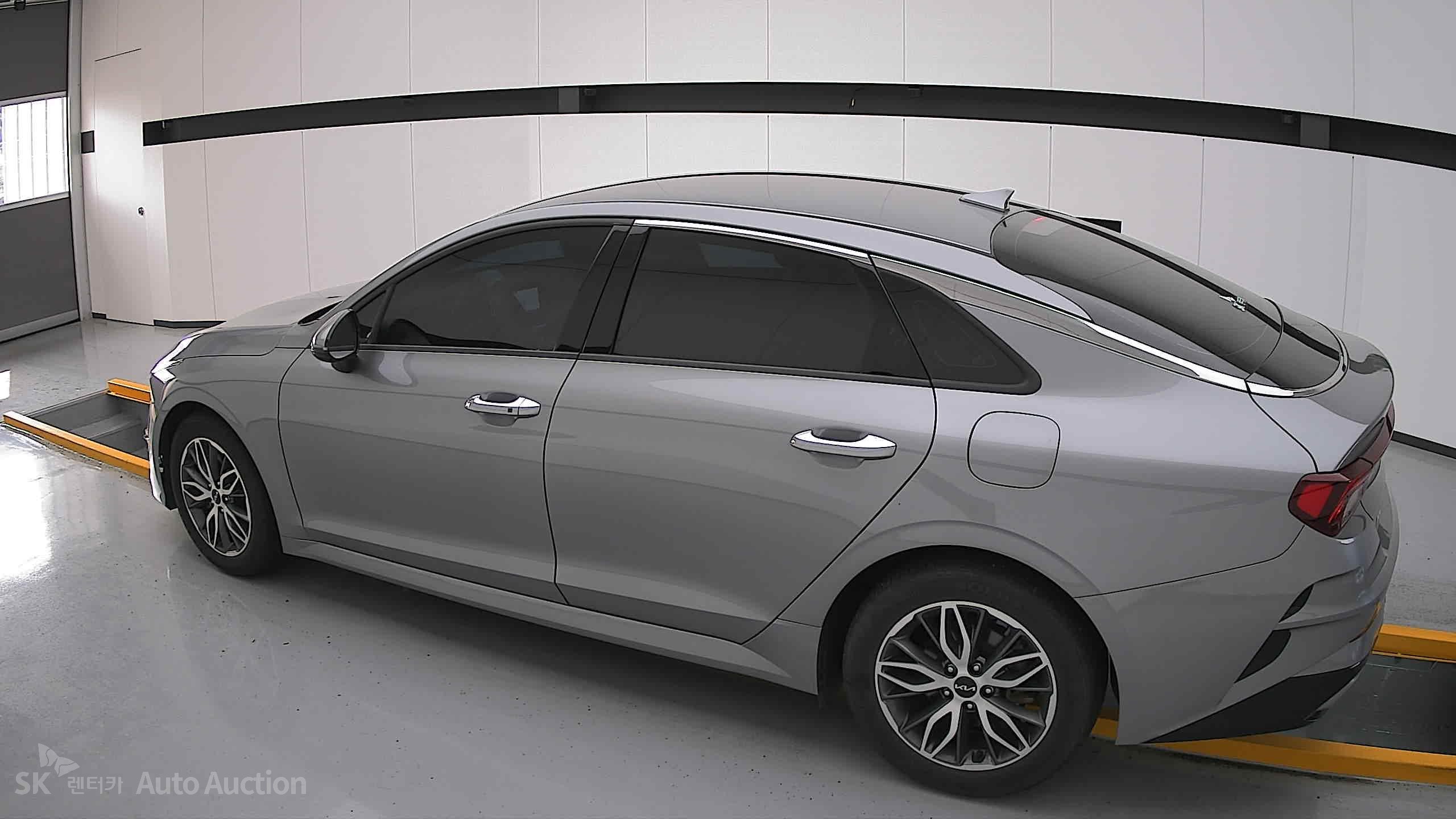 2023 - kia k5