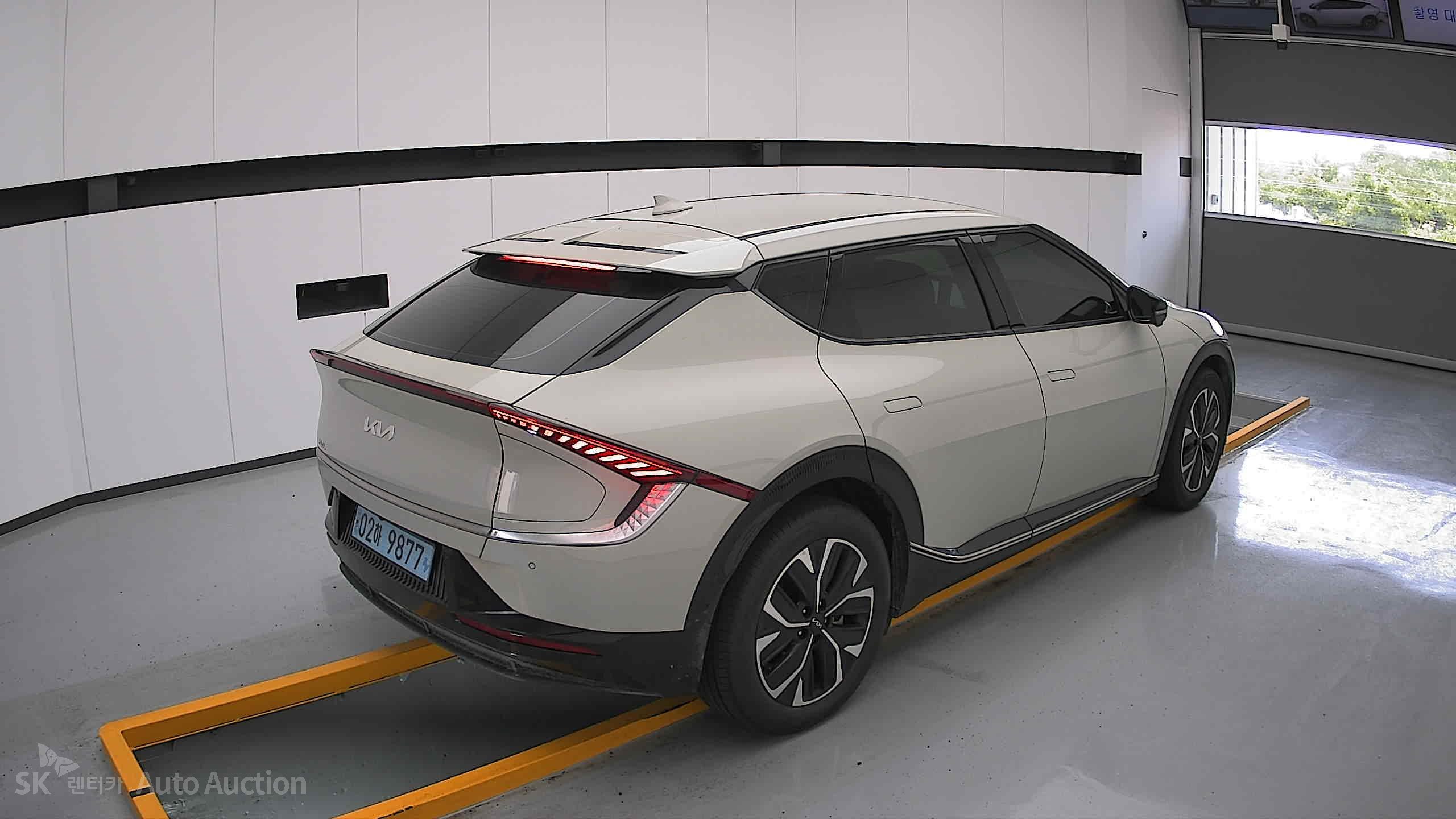 2022 - kia ev6