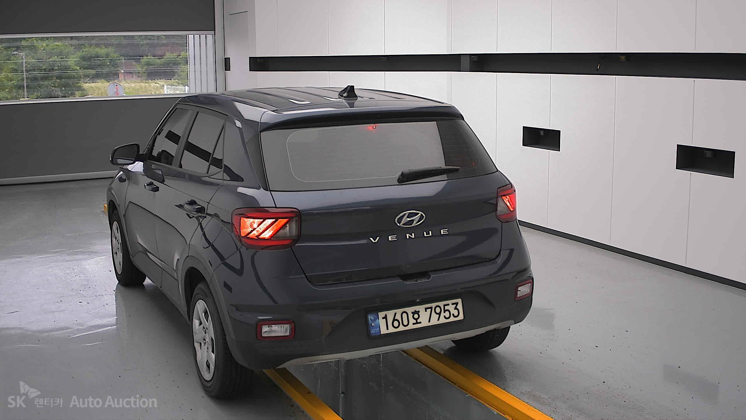 2021 - hyundai venue